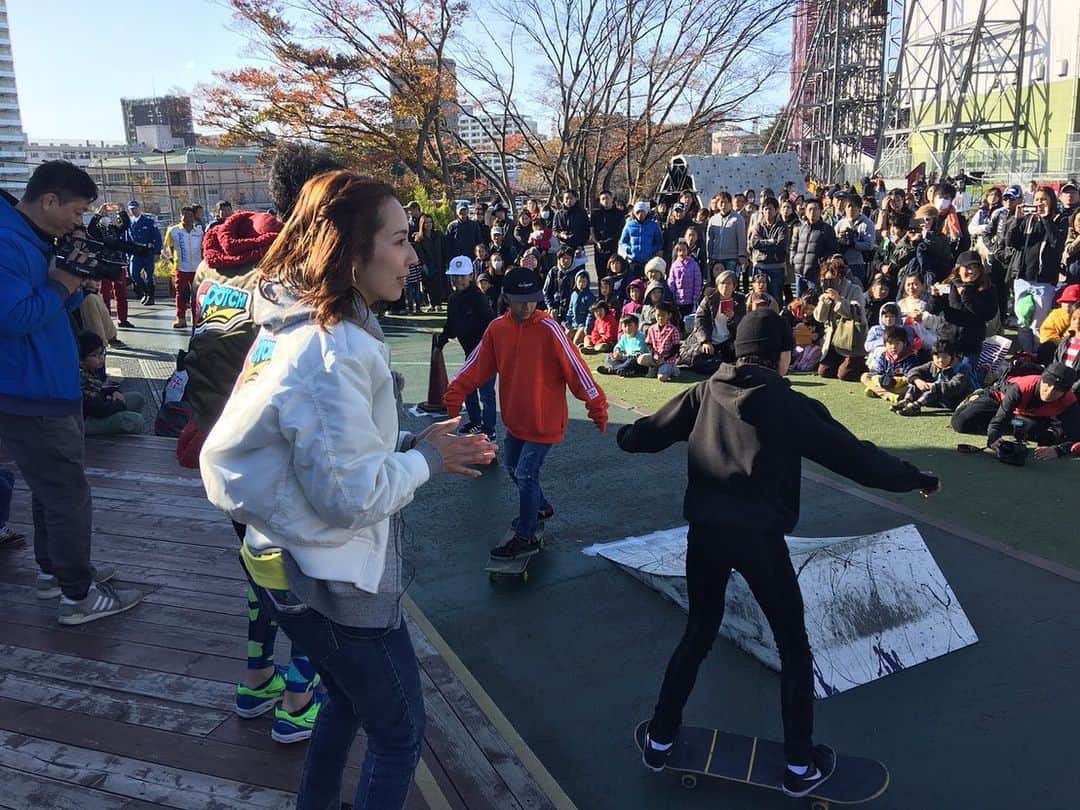 若林翔子さんのインスタグラム写真 - (若林翔子Instagram)「*﻿ ﻿ With you Japan Festa 2019﻿ ﻿ 初めて参加させていただきました〜！﻿ ﻿ 主催者の佐藤琢磨さんをはじめ、﻿ アスリートの方からアーティストの方まで、﻿ 世界的に活躍されてるみなさんとのふれあいの場がたくさんありましたよーーー！﻿ 子供達だけでなく、大人の私たちも大興奮😍﻿ ﻿ 夢に向かって頑張ってる子供たちのステージもあり、﻿ 私は小島さんと審査員もさせていただきました！﻿ ﻿ いやーー刺激もらったーーー。﻿ 私も何か挑戦したいなー。﻿ ギターとか弾けるようになりたいなー。﻿ ダンスもいいなー。﻿ 音楽できるってかっちょいいなー﻿ レースで1位になるって﻿ すごいなー﻿ 何かするだけで人を感動させることができるって﻿ ほんとすてきだなー﻿ いいないいなーー﻿ あーーうらやましい！！！﻿ ﻿ って、なんか考えさせられることばかりでした。﻿ ﻿ ﻿ 私たちは﻿ 夢見ることができて﻿ それに向かって頑張ることができます！﻿ それがどれだけ素晴らしくて﻿ 幸せなことなのかを子供達にも感じてほしい！﻿ でもそれは子供達にだけでなく﻿ 私たち大人にも言えることですね。﻿ あーーー私も何かしよう！！﻿ ﻿ ﻿ やっぱり、頑張ってる人はかっこいい😍﻿ ﻿ ﻿ ﻿ ﻿ ﻿ #With #you #Japan #Festa #2019﻿ #佐藤琢磨　さん﻿ #小島よしお　さん﻿ #大野愛地　さん﻿ #東北放送　#サタデーウォッチン﻿ #よしおのビバモン　#30日放送予定﻿」11月17日 21時43分 - shokowakabayashi1685