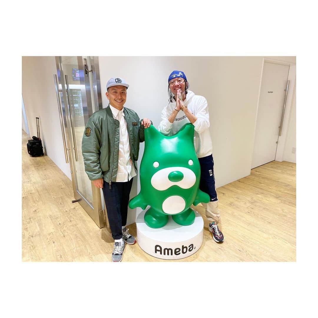 寺内健のインスタグラム：「久しぶりのZEN LA君🔥 AbemaでのDJ前に会いお互いの来年の活躍を祈念しつつ、アベマタワーを案内して頂きました🎧 ありがとうございました🙏🏼 #zenlarock #ameba #abema #hiphop @zenlarock」