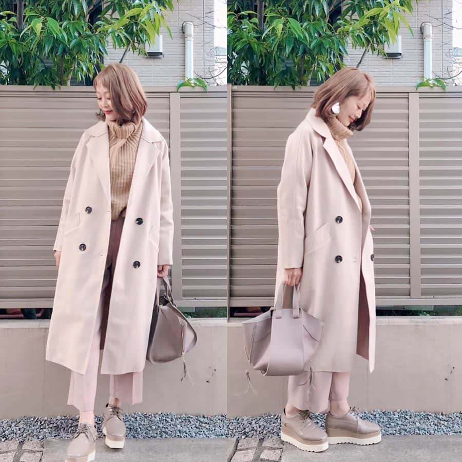 のインスタグラム：「〻beige code〻 ・ ・ ・ 大人な感じの#ベージュコーデ 𓂃 ・ アイボリーのコートは @ms.right.fashion のもの。この色味好きだ💘Mサイズ。 ・ オールホワイトとかにも挑戦したいな☺️ ・ ・ ・ ・ tops▶ @ladiesfashion.kandk outer▶ @ms.right.fashion shoes&bag&bottoms▶ @donobanweb ・ ・ ・ #ファッション#ママ#プチプラコーデ#大人カジュアル#ヘアアレンジ#大人可愛い#ジユジョ #lucrajp#シンプルコーデ#mamagirl#ママリ#ママリファッション#locari#お洒落さんと繋がりたい#ママコーデ#令和ベイビー#男の子ママ#産後ファッション#授乳コーデ #授乳ファッション#白コート」