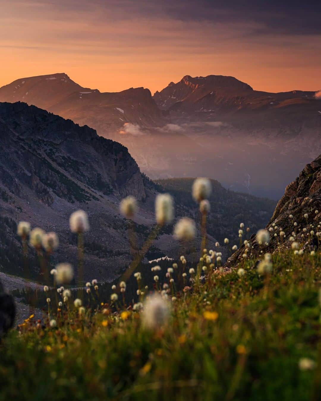 National Geographic Travelさんのインスタグラム写真 - (National Geographic TravelInstagram)「Photo by @ronan_donovan | The last light of a summer's day leaves its warmth on Montana’s Beartooth Mountains. Who else is itching for some mountain time?」11月17日 22時08分 - natgeotravel