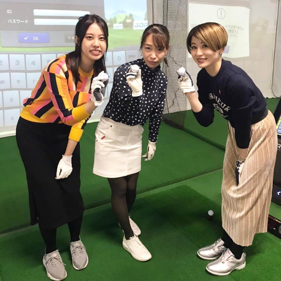 GINGERさんのインスタグラム写真 - (GINGERInstagram)「GINGER GOLF TEAM6期生 第8回練習会🏌️‍♀️ パター練習も始まりました！ 来週はいよいよゴルフ場でのコースレッスンです⛳️ . #gingergolfteam #gingergolfteam6期生 #ルコックゴルフ #アコーディアゴルフ #12月コースデビュー #ゴルフ女子 #女子ゴルフ @lecoqgolf_jp」11月17日 22時16分 - ginger_magazine