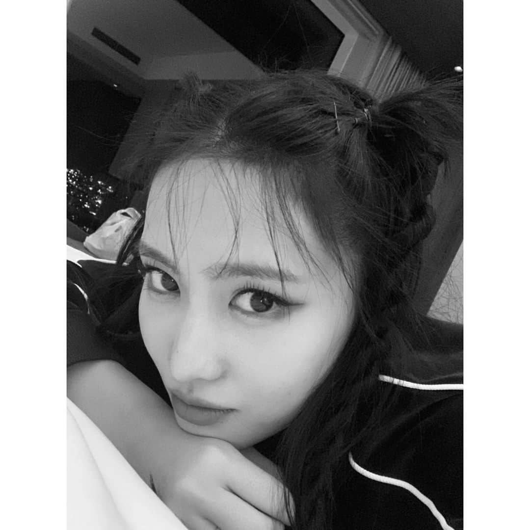 TWICEさんのインスタグラム写真 - (TWICEInstagram)「🥀%%%###11.17」11月17日 22時21分 - twicetagram