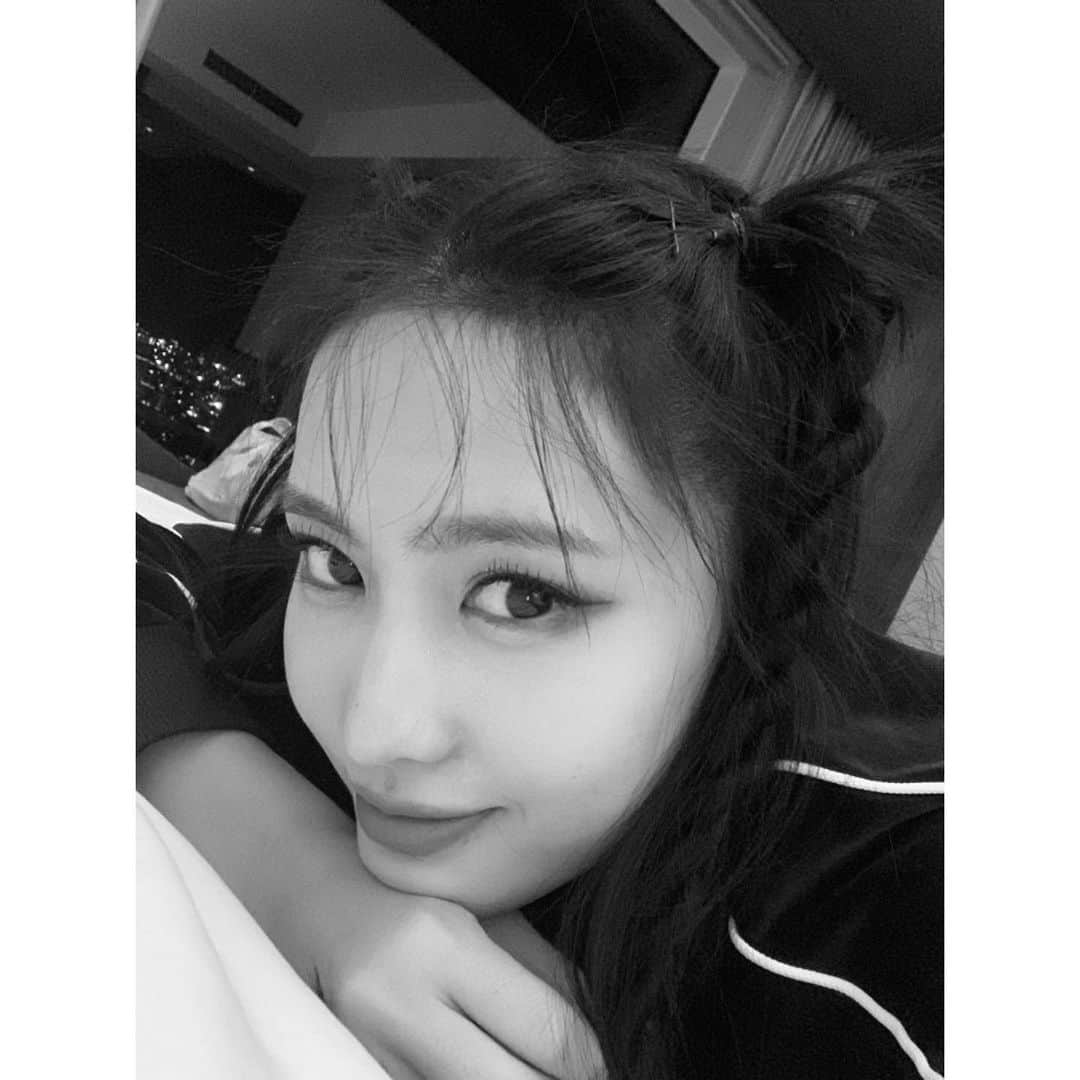 TWICEさんのインスタグラム写真 - (TWICEInstagram)「🥀%%%###11.17」11月17日 22時21分 - twicetagram