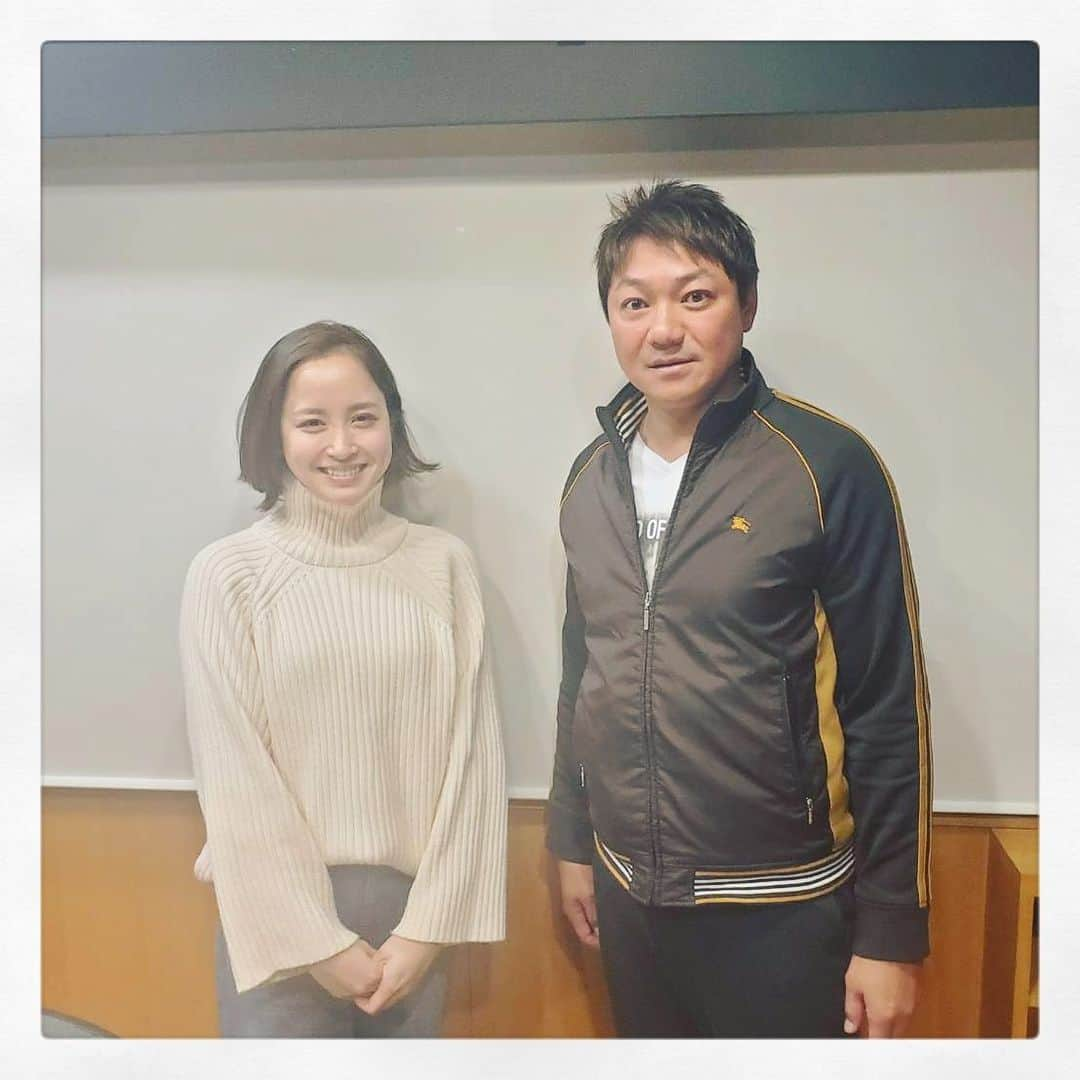 武田訓佳さんのインスタグラム写真 - (武田訓佳Instagram)「濱中さんと🥰 ・ ・ タイガース党幹事長時代から いつも優しく楽しく 丁寧にお話しくださいます。 ・ 今朝もお付き合いありがとうございました😊 ・ ・ 来週のお話もぜひ聴いて欲しい！ 濱中さんの愛がたっぷり詰まってる💓 選手に対しての姿勢や考え方、 とっても素敵なんです。 ・ 改めてたくさんお話伺えて 幸せでした🥰 ・ ・ ・ #fmoh #heartvoice #濱中治 さん #ラジオday #夜はラブドラmusic #よろしくお願いします #❤️」11月17日 14時17分 - kunika0117