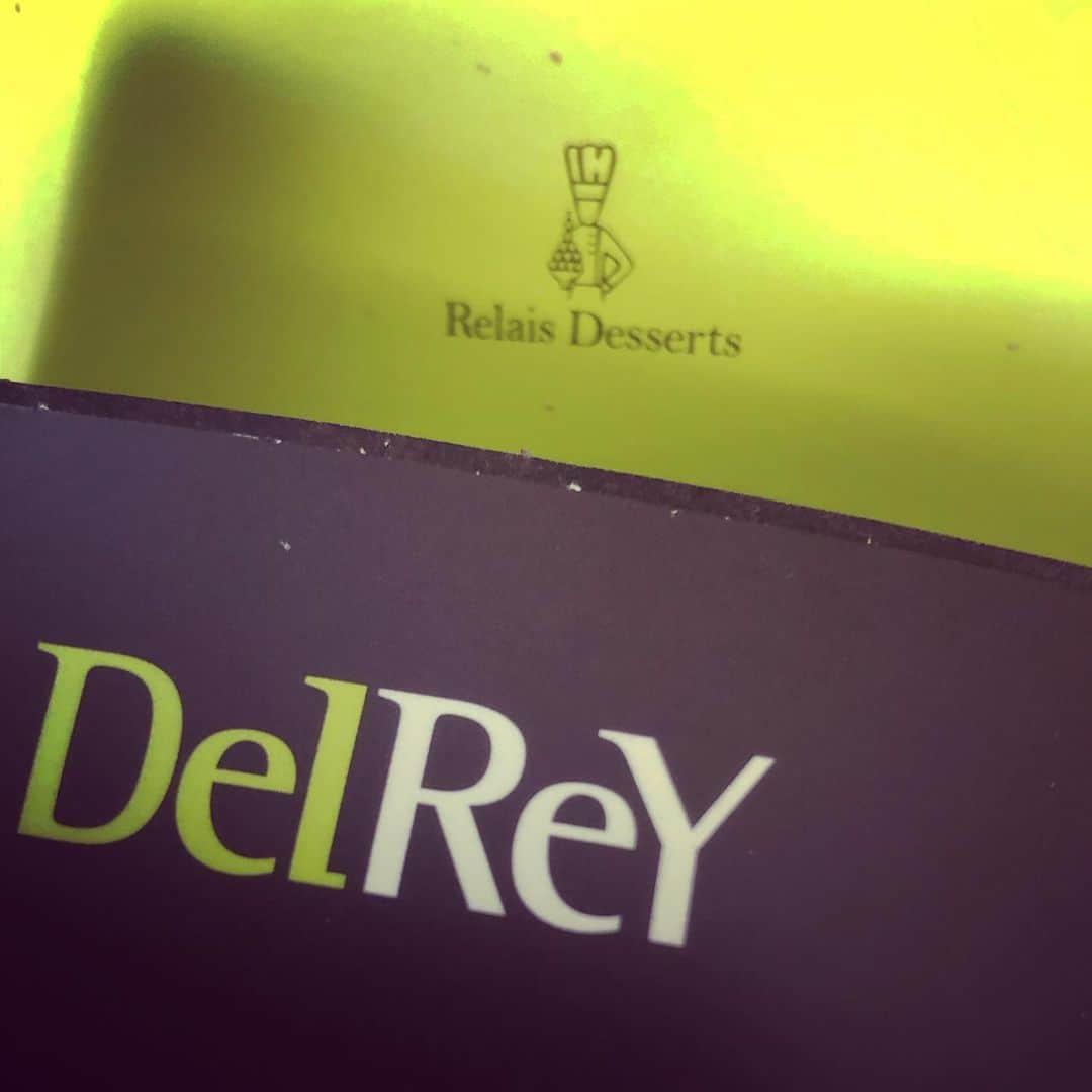 藤田朋子さんのインスタグラム写真 - (藤田朋子Instagram)「#delrey #chocolate  #gift #favorite #present  #yummy #actress #singer #sweets #diamond  #whyme #tomokofujita」11月17日 14時25分 - chiendormant