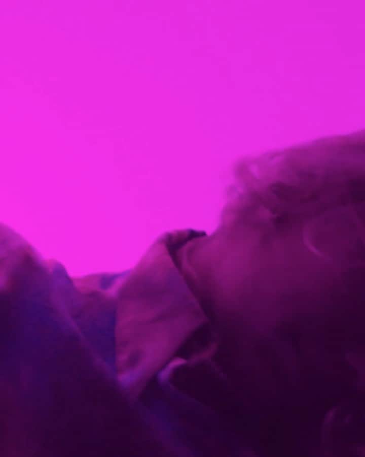 ケイリン・ルッソのインスタグラム：「Hope you’re having a great weekend 🥰 ty for all the love  Fade out on all platforms」