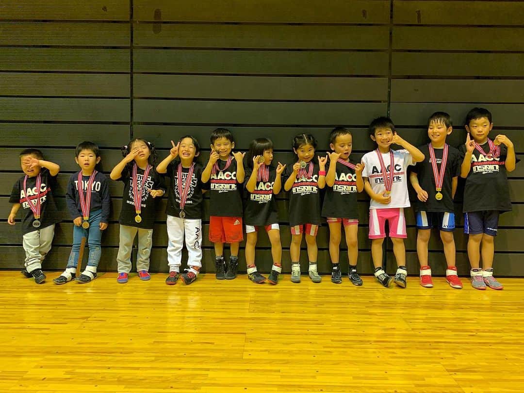 のインスタグラム：「第12回練馬キッズレスリング交流大会 AACC 12名エントリー 1名棄権 11名出場 金3 銀4 銅3 またみんなで頑張ろう‼️ 大会関係者の皆さま、お世話になりました。ありがとうございました。 パパママたちお疲れさまでした！  AACC Kindergarten and Kids join Nerima-Ku Kids Wrestling competition! AACC Kids got 3gold 4silver 3 bronze. Thank you everyone!  #aacc #aacckids #aacckidswrestling #aaccキッズ #aaccキッズレスリング #team #仲間 #kidswrestling #キッズレスリング #第12回練馬キッズレスリング交流大会 #aacckindergaren #kindergarten #幼稚園チーム #みんな頑張りました」