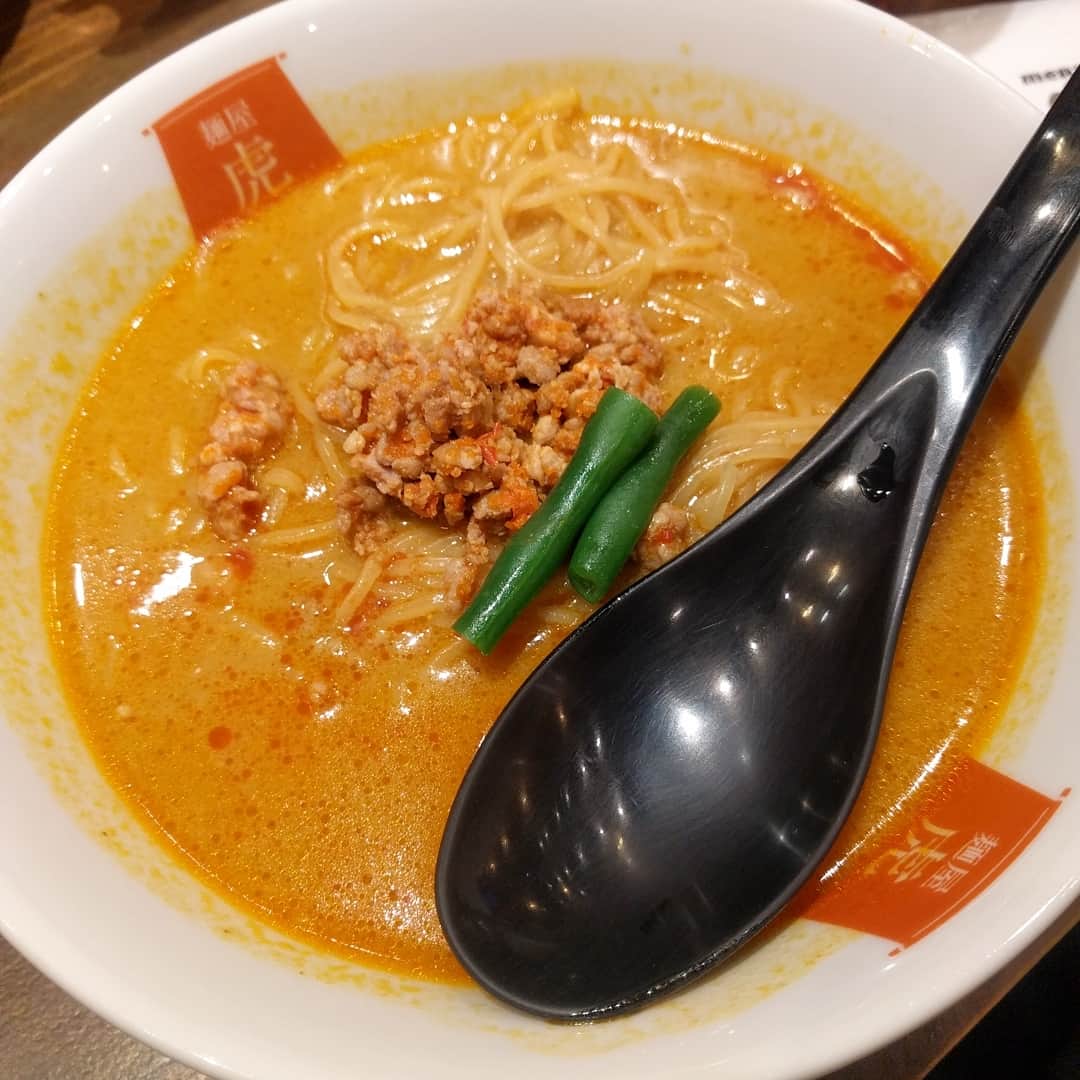 越中睦士のグルメインスタ