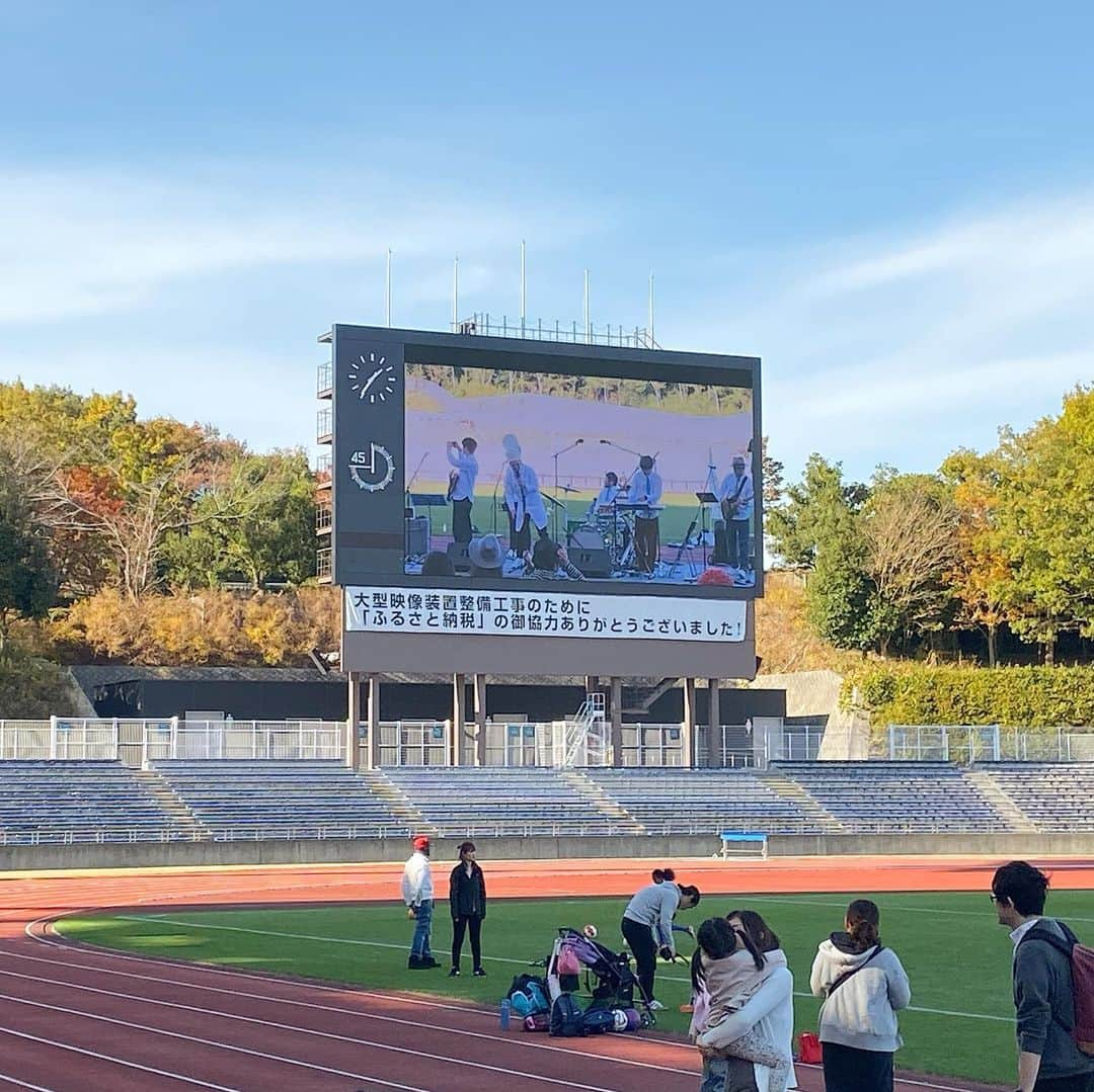 山田稔明さんのインスタグラム写真 - (山田稔明Instagram)「町田陸上競技場でのサトミツ＆ザ・トイレッツ。まさにオータムフェスティバルという感じの一日でした。#サトミツアンドザトイレッツ」11月17日 15時41分 - toshiakiyamada