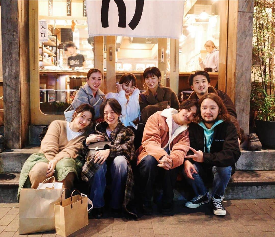 西本早希のインスタグラム：「・ いつもの(東京) ＋ いつもの(福岡)  昨日も 騒がしかった 😂🍶 最初から最後まで  毎日会ってるかのように くだらん話ばっかりで 最高だったな  #ローリーマイケル」