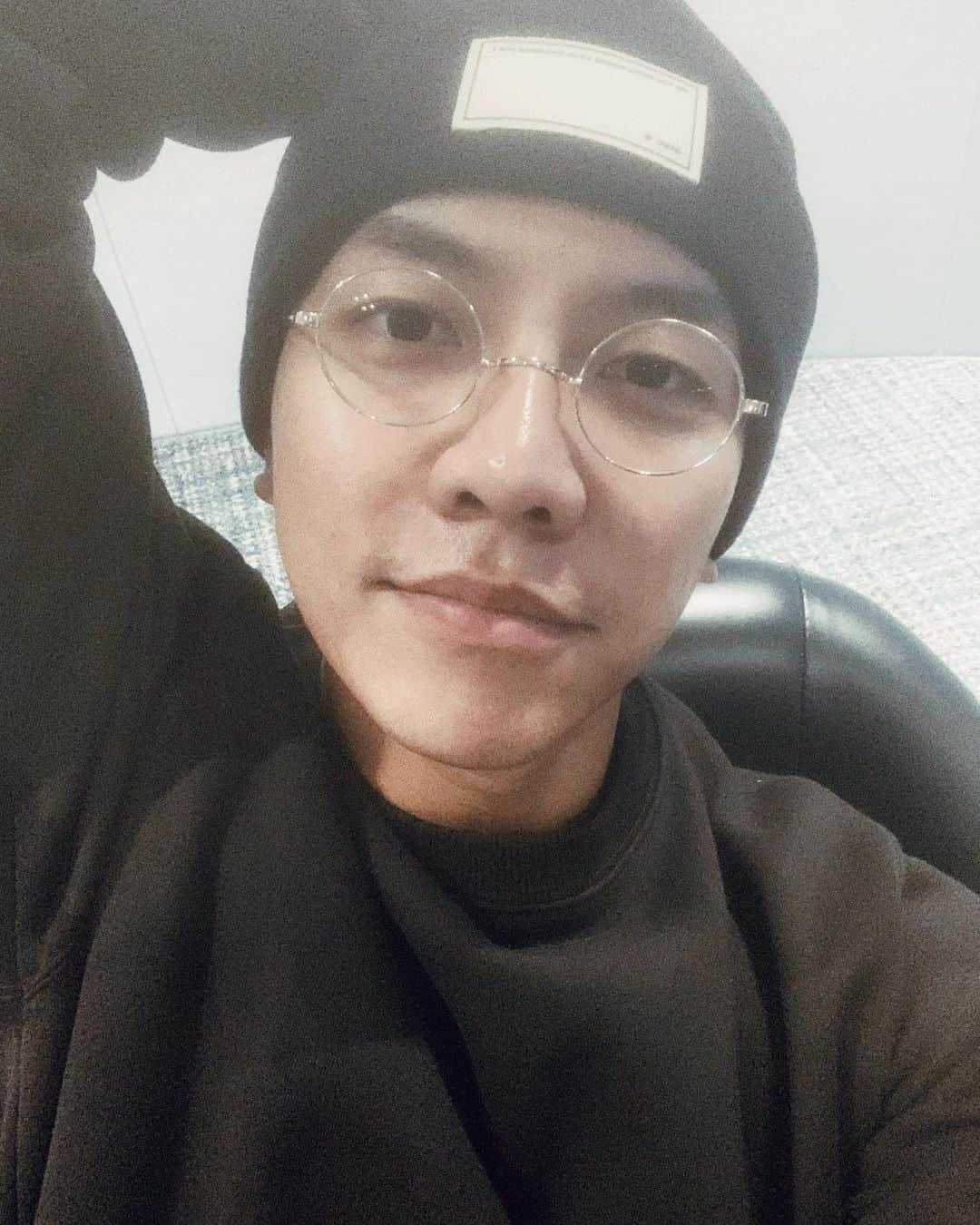 イ・スンギさんのインスタグラム写真 - (イ・スンギInstagram)「Happy 주말🤗」11月17日 15時59分 - leeseunggi.official