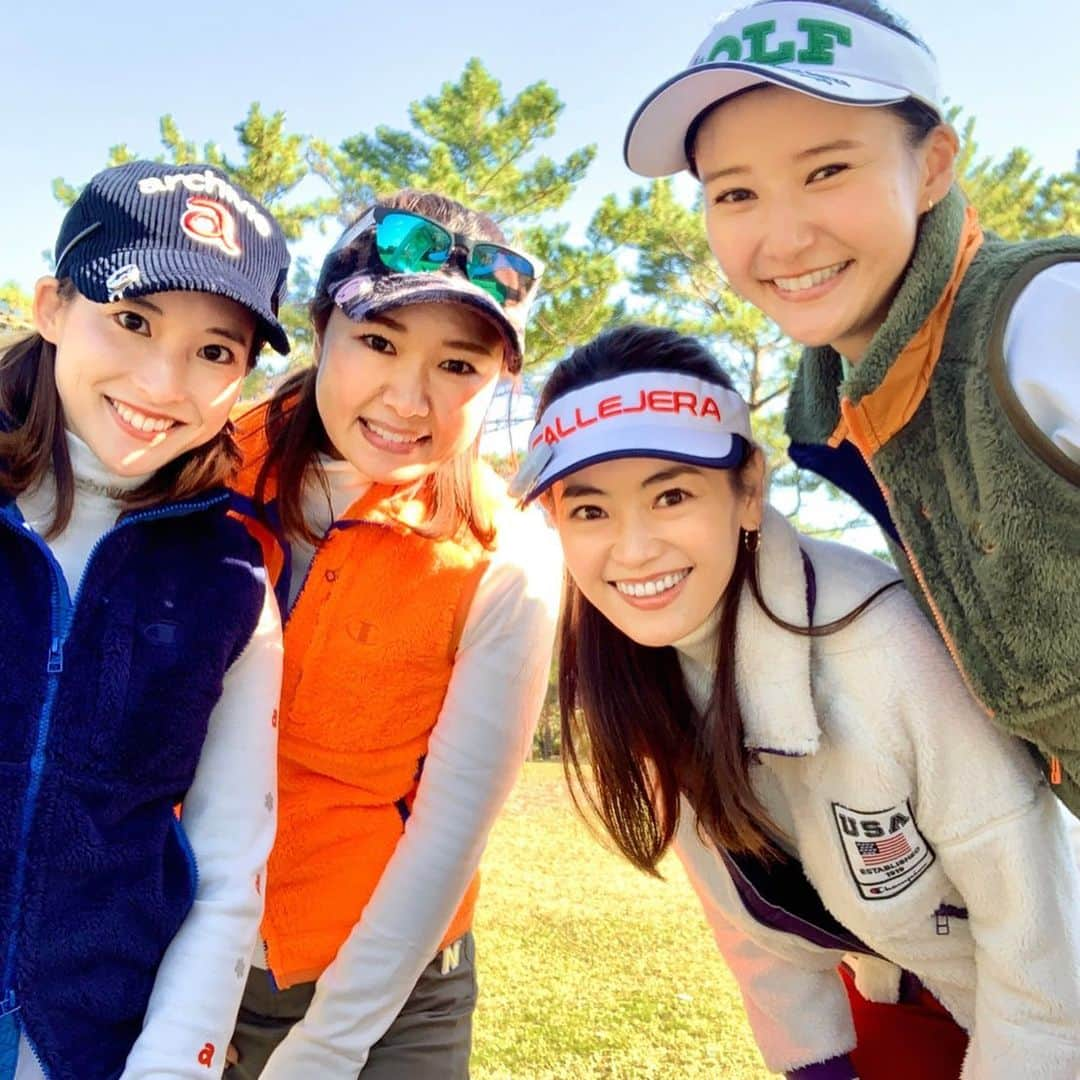 葛岡碧さんのインスタグラム写真 - (葛岡碧Instagram)「GOLF⛳️ ・ 晴れてゴルフ日和⛳️🏌️‍♀️ 94ベスト更新😊 ・ みんなお揃いで  @champion_japan の上着と @skechers のシューズ👟 ・ ・ GG CUP 第2回⛳️ #gg_jp #championjp #チャンピオン #chanpiongolf #skechers #スケッチャーズゴルフ #skechersgolf #ゴルフ女子」11月17日 16時25分 - midori_kuzuoka