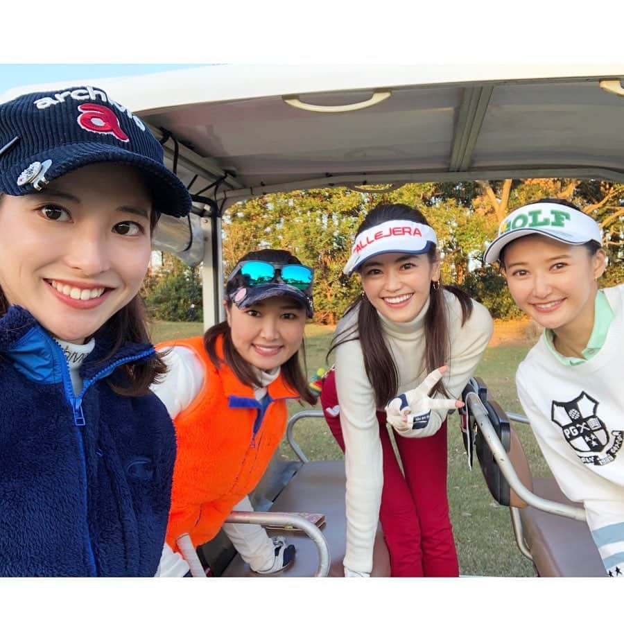 葛岡碧さんのインスタグラム写真 - (葛岡碧Instagram)「GOLF⛳️ ・ 晴れてゴルフ日和⛳️🏌️‍♀️ 94ベスト更新😊 ・ みんなお揃いで  @champion_japan の上着と @skechers のシューズ👟 ・ ・ GG CUP 第2回⛳️ #gg_jp #championjp #チャンピオン #chanpiongolf #skechers #スケッチャーズゴルフ #skechersgolf #ゴルフ女子」11月17日 16時25分 - midori_kuzuoka