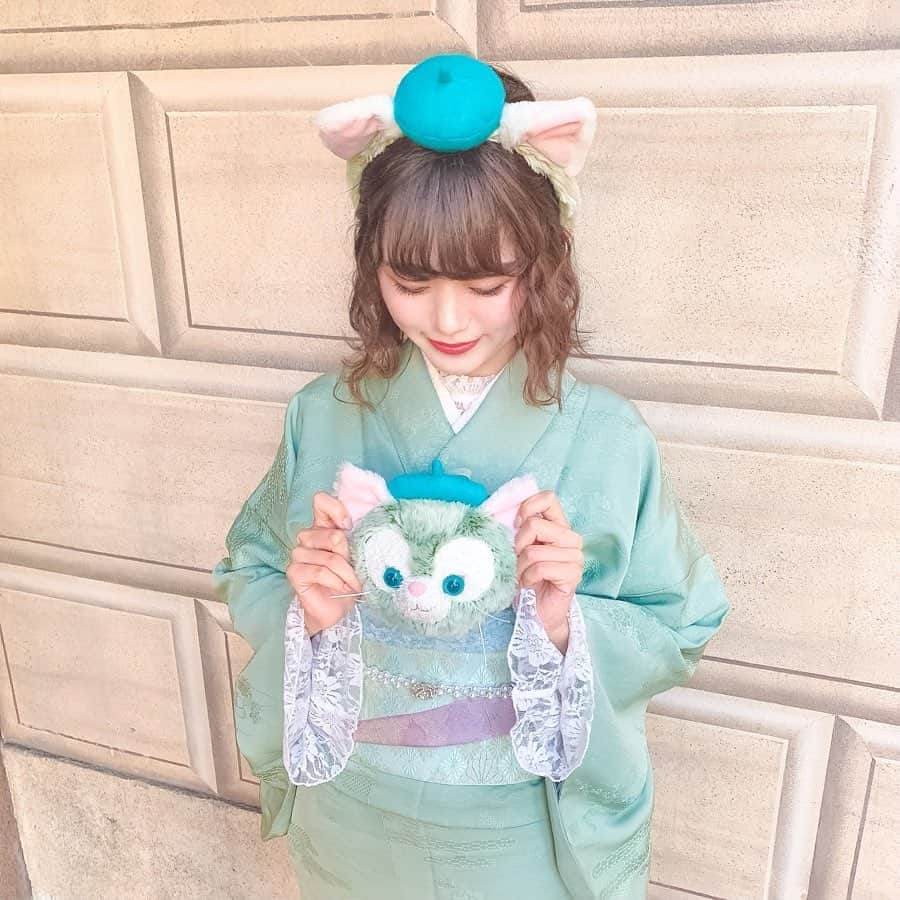 Kanaさんのインスタグラム写真 - (KanaInstagram)「ㅤ ㅤ villageの着物でジェラバウンド🐱👘💚 ㅤㅤ ㅤㅤ 着物も帯も帯締めも なにもかもめちゃくちゃ 可愛くないですか、、！？😭💖 ㅤ ヘアセットもすんごい可愛くて 素敵に仕上げていただいて 本当に嬉しかった☺️💕💕 私がつけてる星のヘアアクセも villageで取り扱う予定らしいです！𖤐 ㅤ ㅤ villageのブランド名に込められた 意味とか聞いて本当に素敵だと思ったし、 りいちゃんの想いとこだわりが たくさん詰まったvillageの オープンが本当に楽しみっ！💐 ㅤ 浅草に12月オープン予定らしいです⛪️ ㅤㅤ ㅤㅤ みんなぜひチェックしてね👀💓 ▷▶ @village__official ㅤㅤㅤ ㅤ ㅤㅤㅤㅤ ㅤ ㅤㅤ ㅤㅤㅤㅤ ㅤㅤㅤㅤ ㅤ #kana_disney #kana_disneybound ㅤ ㅤㅤ #東京ディズニーシー #ディズニーシー #東京ディズニーリゾート #ディズニーバウンド #ジェラトーニ #ジェラトーニバウンド #着物ディズニー #着物 #レトロ着物 #着物レンタル #着物レンタル浅草 #tokyodisneysea #tds #tokyodisneyresort #tdr #gelatoni #disneybound #gelatonibound #kimono」11月17日 16時28分 - kalnnas2