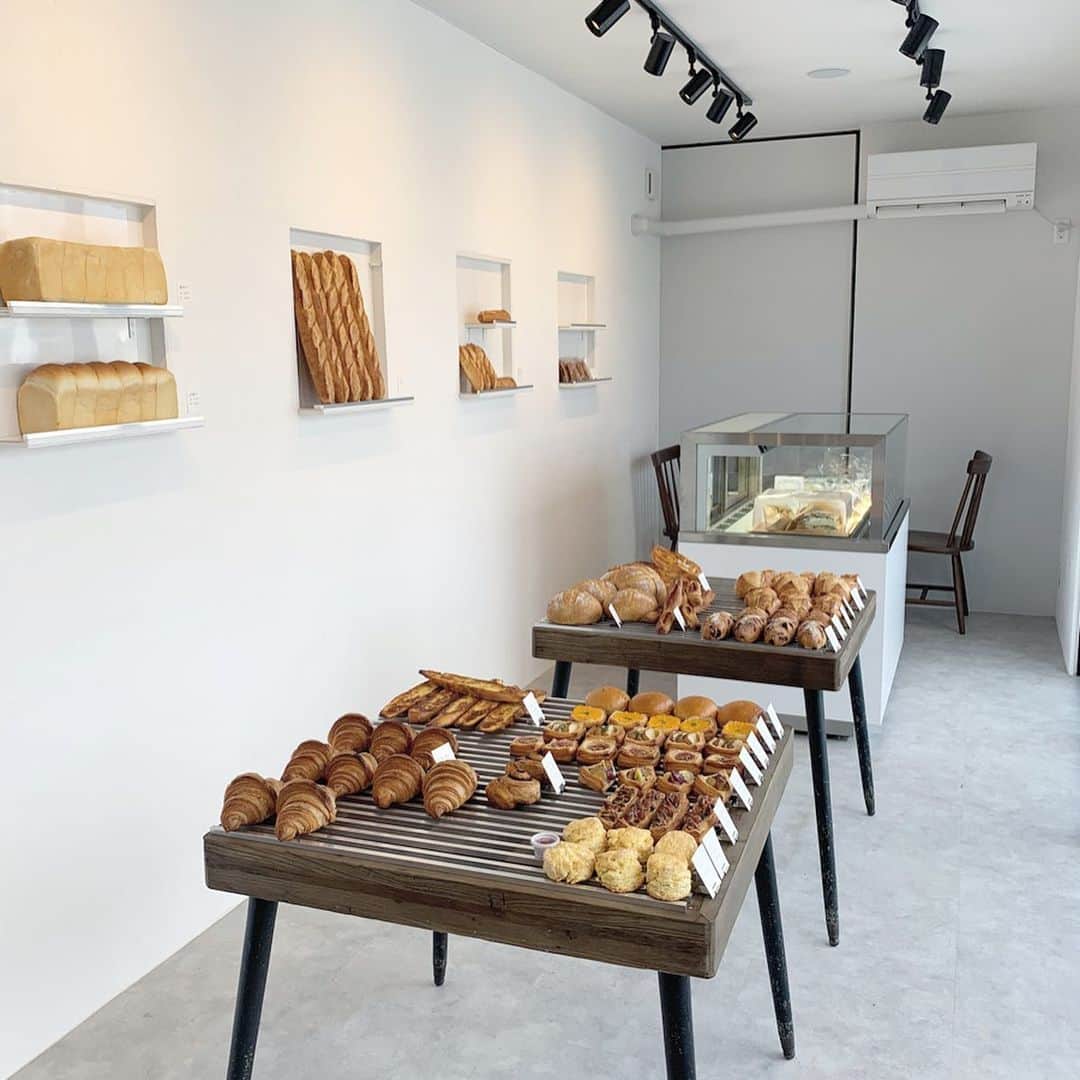 yunappleeeさんのインスタグラム写真 - (yunappleeeInstagram)「・ ・ ・ ・ #パンの美術館 かわいい🍞 ハード系のパンが多めでとっても美味しかったです🥖 ・ ・ ・ ・ #パン#パン屋さん#岐阜#岐阜パン屋#bread#baker#bakery #🍞#🥖#🥐#🥪#🥯」11月17日 16時28分 - yunappleee