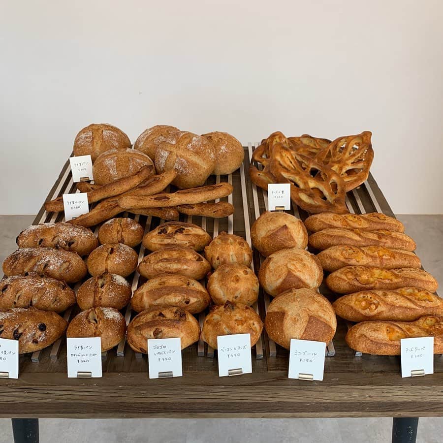yunappleeeさんのインスタグラム写真 - (yunappleeeInstagram)「・ ・ ・ ・ #パンの美術館 かわいい🍞 ハード系のパンが多めでとっても美味しかったです🥖 ・ ・ ・ ・ #パン#パン屋さん#岐阜#岐阜パン屋#bread#baker#bakery #🍞#🥖#🥐#🥪#🥯」11月17日 16時28分 - yunappleee