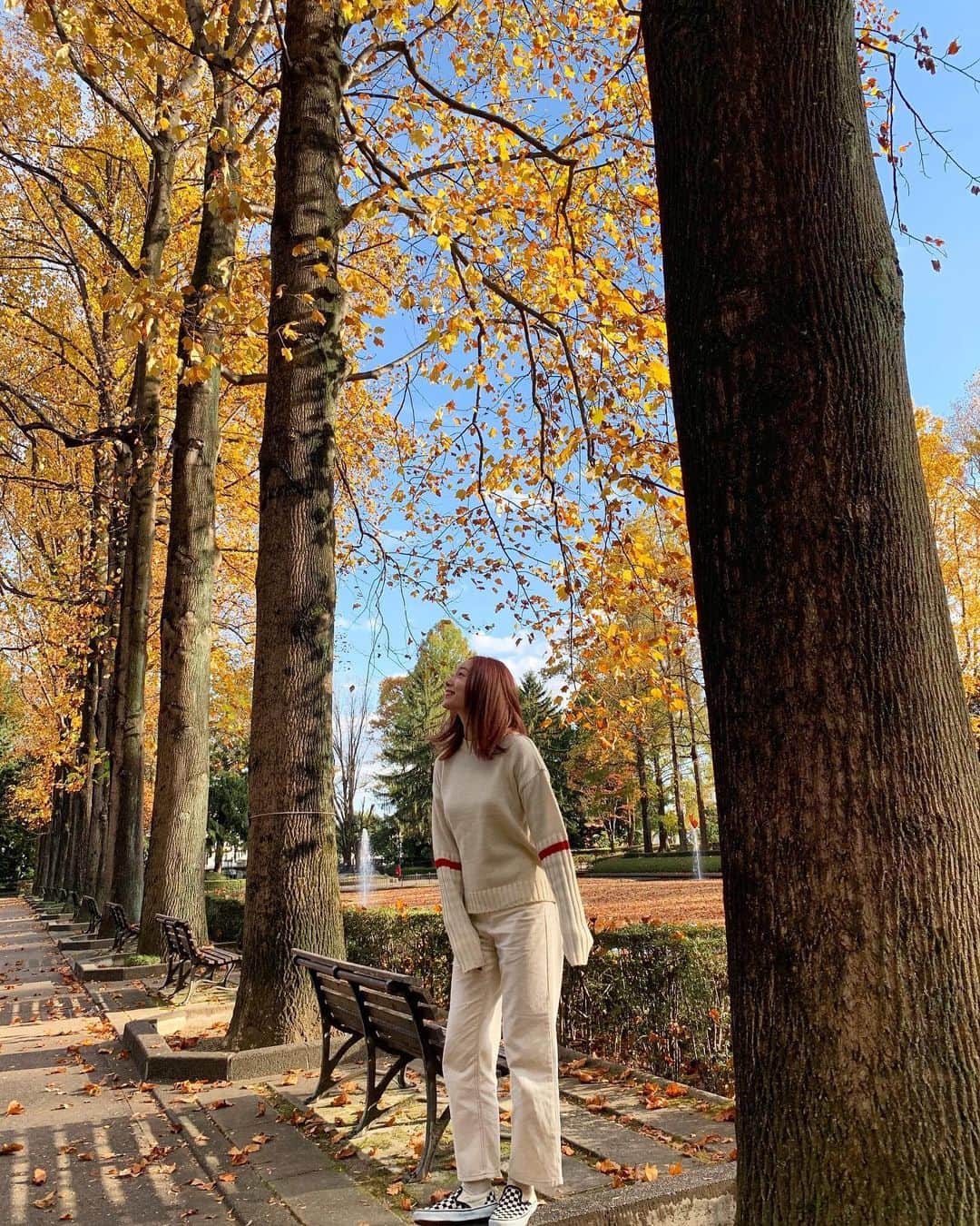 新原愛加のインスタグラム：「🍂」