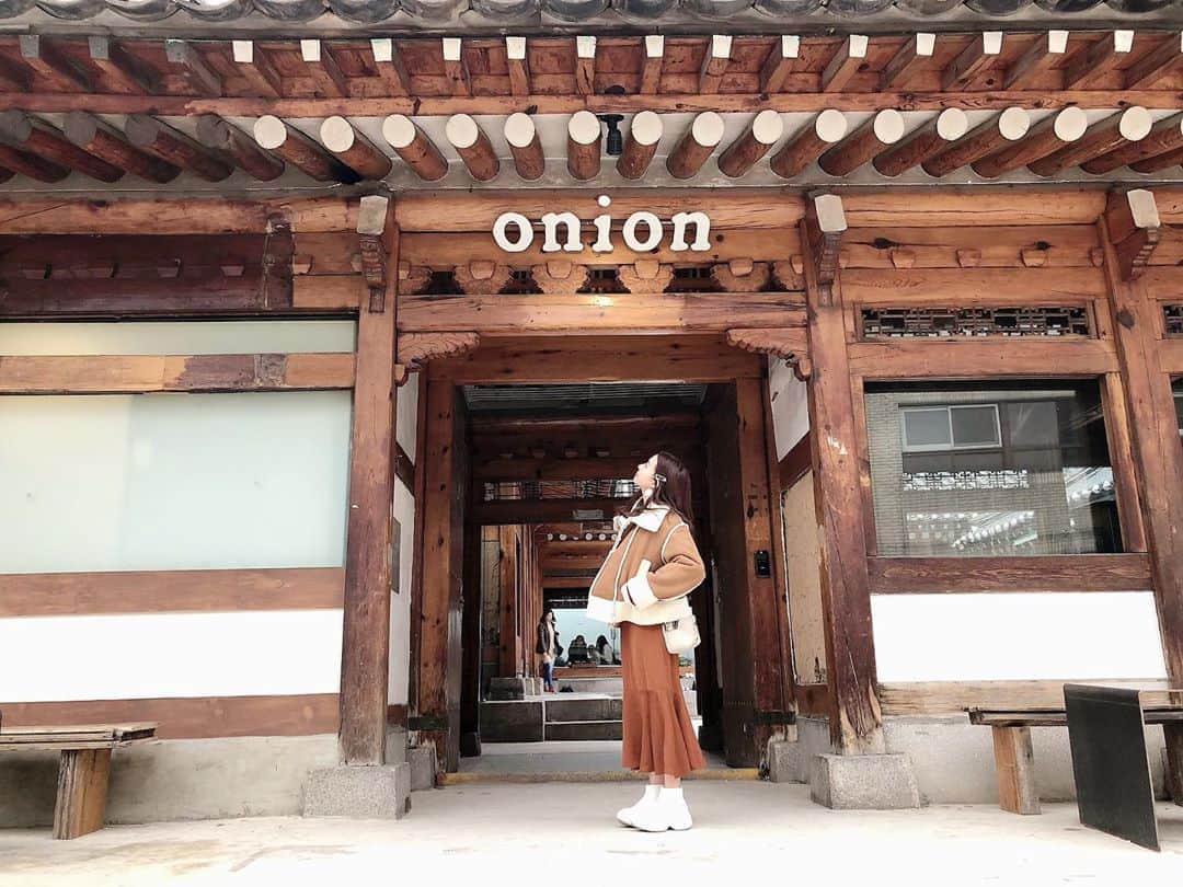 のインスタグラム：「#dailylook パン選んでる時って楽しい☺︎♡ 🥐🥯🍞🥖🥨🥞🌭🥪 このとき、雨やました✌︎😛 #해피사에피」
