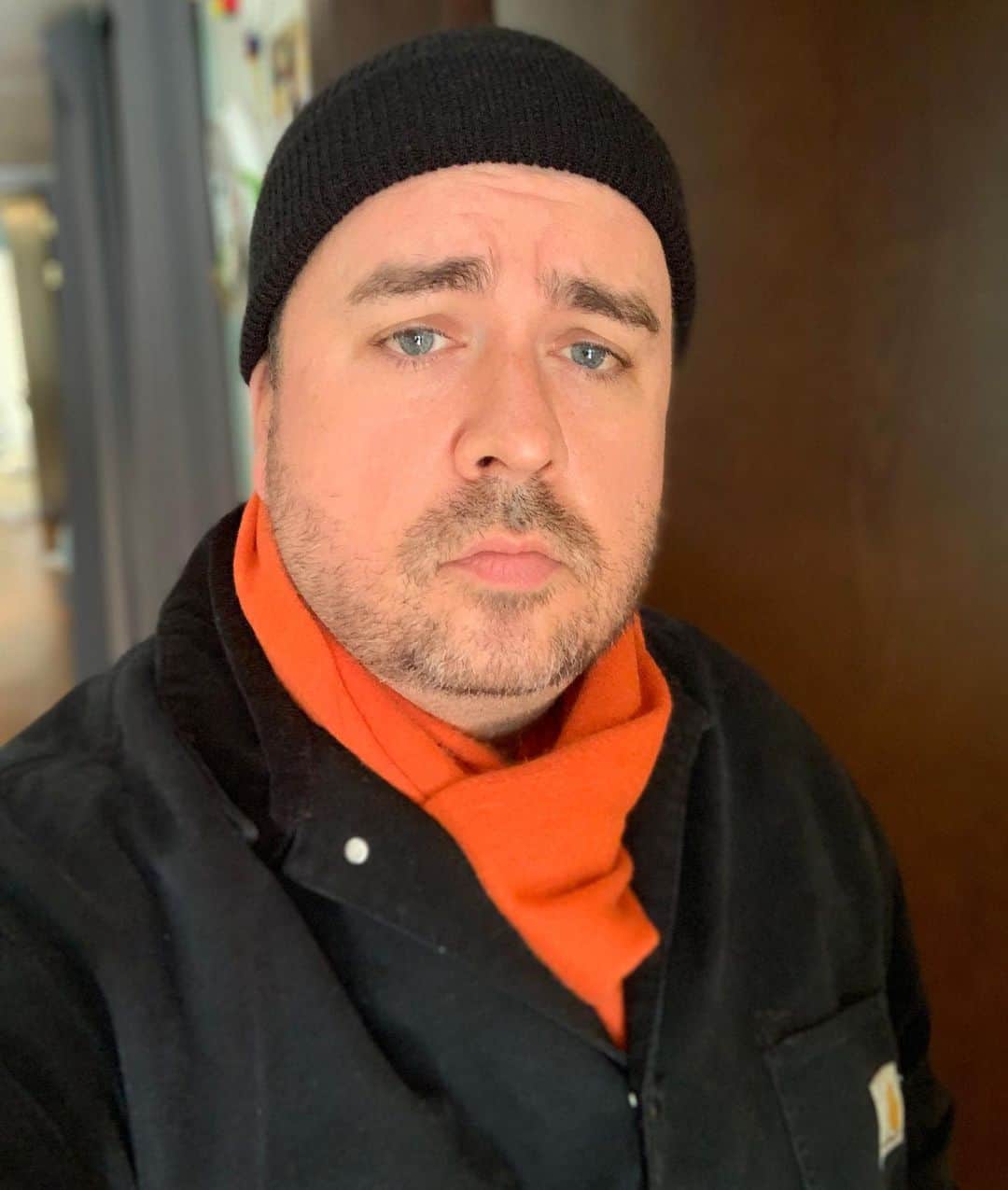 サム・ハミントンさんのインスタグラム写真 - (サム・ハミントンInstagram)「Loving the orange scarf  이 목도리를 너무 좋아해.」11月17日 17時20分 - samhammington