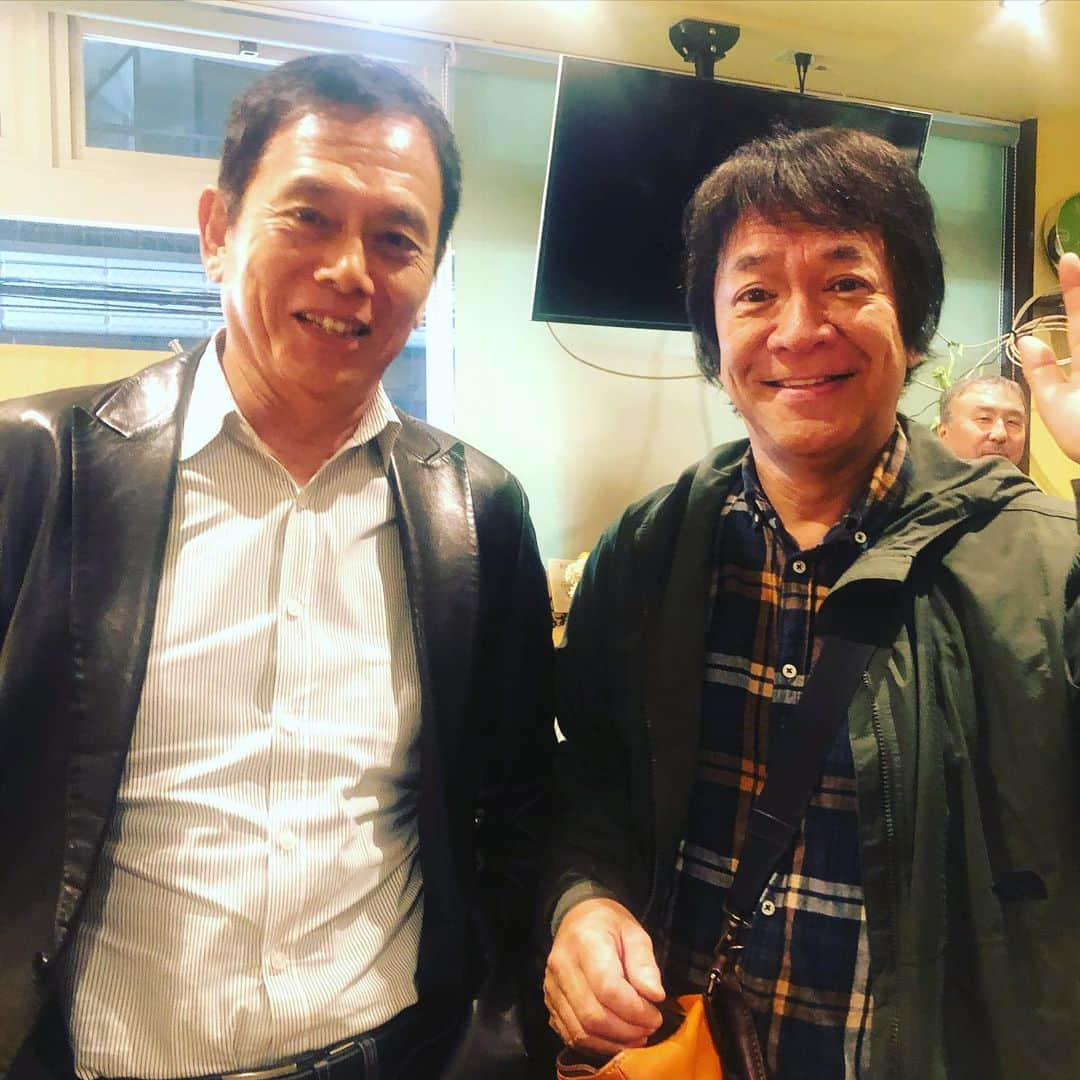 河崎実さんのインスタグラム写真 - (河崎実Instagram)「実相寺監督のイベントでシルバー仮面柴俊夫さんと、「世にも奇妙な物語」に出て頂いた以来25年ぶりに再会。ほとんど変わらない若さ72才！#実相寺昭雄 #河崎実 #柴俊夫」11月17日 17時39分 - kawasakiminoru