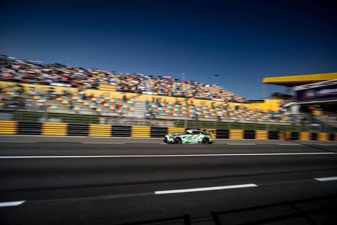 Mercedes AMGさんのインスタグラム写真 - (Mercedes AMGInstagram)「Great success at @grandprixmacau! @team_rmarciello and #999 Mercedes-AMG Team @gruppem_racing secured the prestigious victory in the @fia.official GT World Cup. @edomortara (#77 Mercedes-AMG Team @craftbambooracing) on P6 and @maroengel (#888 Mercedes-AMG Team GruppeM Racing) on P9 secured two more top ten results. Mercedes-AMG Motorsport claimed the manufacturers’ trophy 🏆 Thanks to all teams and drivers!  #MercedesAMGMotorsport #AMGGT3 #MacauGP #MercedesAMG #AMG #FIA #GTWorldCup #FIAGTWorldCup #Macao #DrivingPerformance #AMGMeetsArt」11月17日 18時07分 - mercedesamg