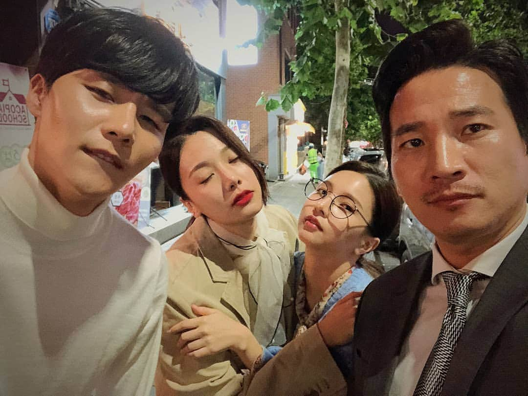 ジェイさんのインスタグラム写真 - (ジェイInstagram)「새벽촬영 졸려용 오늘은 #김팀장의이중생활 하는날!!♥ #일요일오후6시 #콬tv #킼tv  #진소연 #백범수 #김성곤 #재이」11月17日 18時01分 - kimjeii