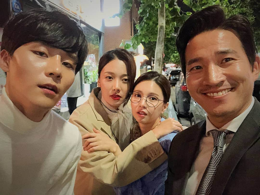 ジェイさんのインスタグラム写真 - (ジェイInstagram)「새벽촬영 졸려용 오늘은 #김팀장의이중생활 하는날!!♥ #일요일오후6시 #콬tv #킼tv  #진소연 #백범수 #김성곤 #재이」11月17日 18時01分 - kimjeii