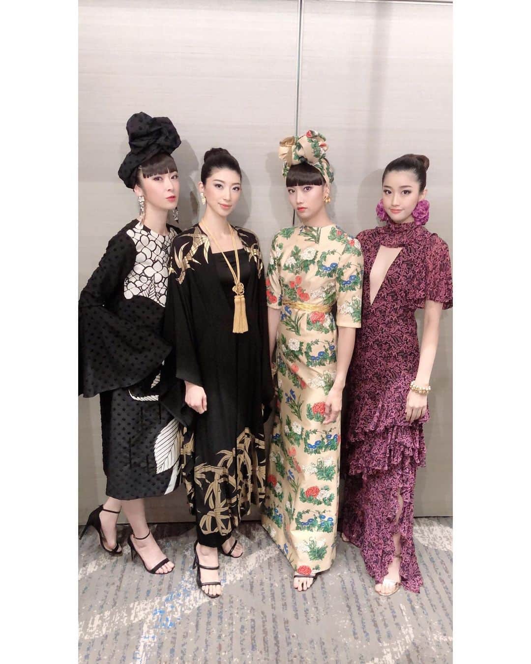 蔵歩実さんのインスタグラム写真 - (蔵歩実Instagram)「お疲れ様でした♥️ . . #桂由美 #yumikatsura  #japanese #japanesegirl #일본 #일본인 #일본사람#東京 #tokyo #도쿄 #モデル #model#모델 #followme  #高身長 #高身長女子 #instalove #ootd」11月17日 18時03分 - ayumi_kura_