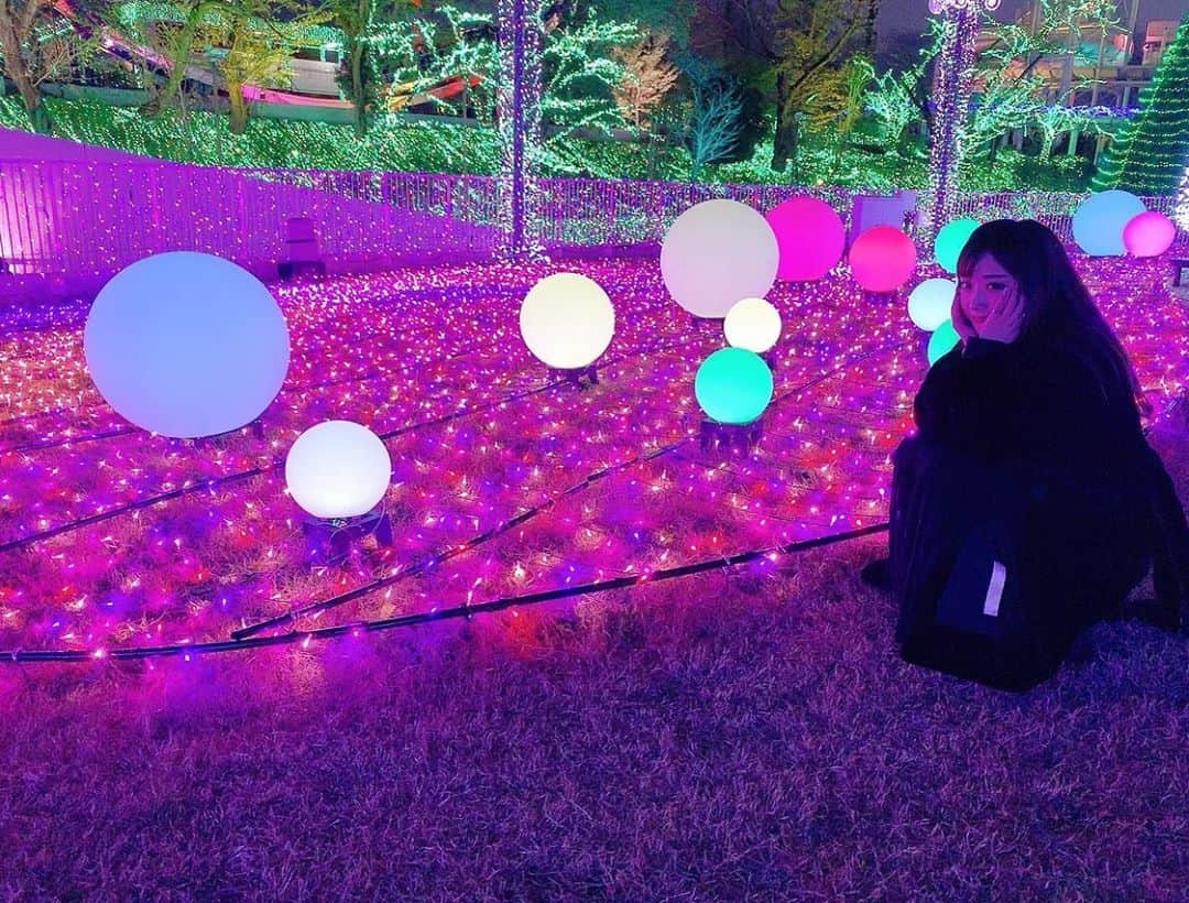 おもてちゃんさんのインスタグラム写真 - (おもてちゃんInstagram)「. エコファーのロングコートかわみ〜 友達に専属カメラマンやらせました🤖」11月17日 18時17分 - omotemaru