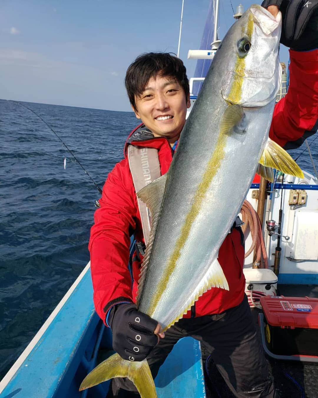 高橋聡文さんのインスタグラム写真 - (高橋聡文Instagram)「兵庫県新温泉町にジギングしに行って来ました🎣 ジギングでの人生初当たりがヒラマサでした🐟️88センチ5．81キロ🤩 前田渡船さん良くしていただきありがとうございました🙇  #新温泉町#前田渡船#ジギング#ヒラマサ#goproのある生活」11月17日 18時27分 - akifumi0529