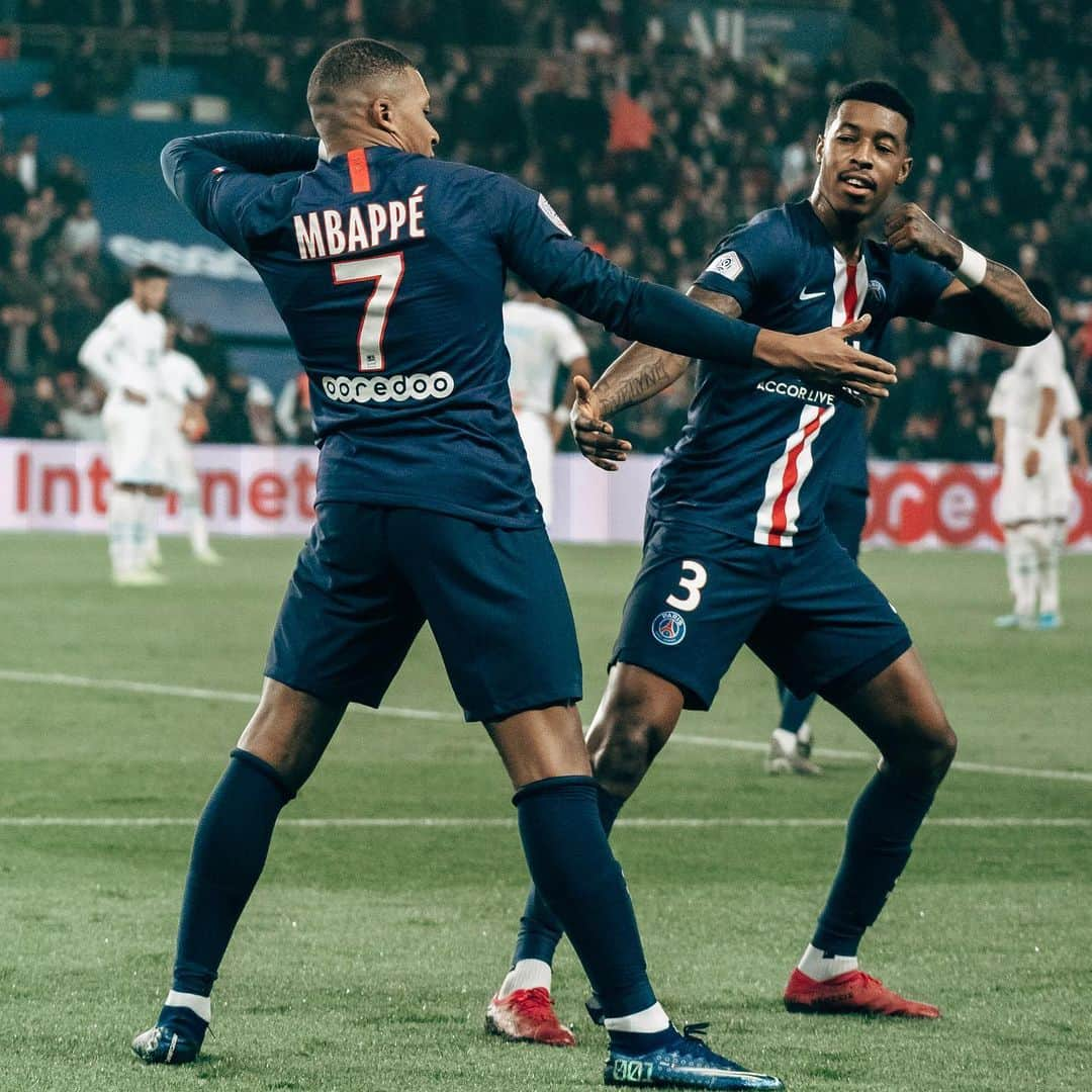 パリ・サンジェルマンFCさんのインスタグラム写真 - (パリ・サンジェルマンFCInstagram)「🆒❤️💙 #PSGcelebration . 🏹 7️⃣ @k.mbappe 🏹😏 @kimpembe3 . #ICICESTPARIS #AllezParis #ParisSaintGermain #Football #Mbappe #Kimpembe #Paris #PSG」11月17日 19時01分 - psg