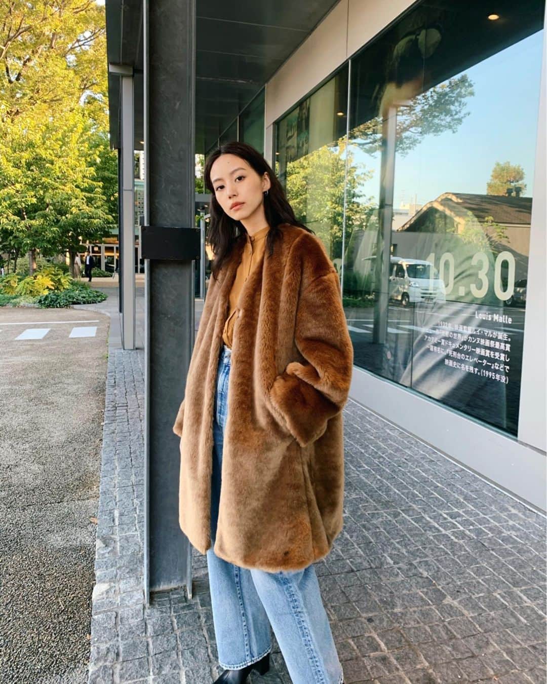 Shiho Sasakiさんのインスタグラム写真 - (Shiho SasakiInstagram)「SHEL'TTER WEB MOOKが公開されたよ📚 今回はMOUSSY JEANSを取り入れた冬コーデを着用してます✨ ロールネックのボリュームKnitは、あえてカラーに挑戦☝️ クリスマスに向けてちょっと着たくなるよね🎅 ほっこりしないようにBlack Skinnyで合わせたよ👖 その他コーデの詳細も、 @sheltterwebstore に掲載されているので是非チェックしてみて下さい✅ #MOUSSY#MOUSSYSNAP#SHELTTERMOOK#SHELMAG#SHELTTERWEBSTORE#MOUSSYJEANS」11月17日 19時14分 - shihomurata0718