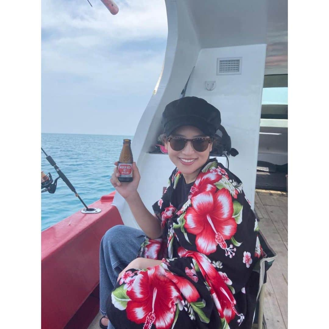 仲川遥香さんのインスタグラム写真 - (仲川遥香Instagram)「ジャカルタ釣り日記🎣 お魚ゲットだせ！！ 船の上でもオロナミンC！！ Dapat ikannnn🐟 Tetap minum ORONAMINC👍🏻 #ジャカルタ釣り日記 #魚 #自分で釣りました #釣り楽しい #釣り好きな人と繋がりたい #インドネシアタレント #インドネシアライフ #ジャカルタ生活 #ジャカルタ在住 #仲川遥香 #indonesia #jakarta #japan #memancing #ikan #fishing #sunday #kapal #oronaminc #harukanakagawa」11月17日 19時38分 - haruuuu_chan