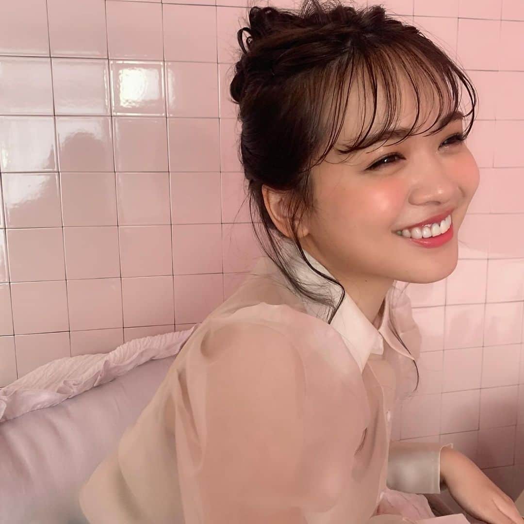 のインスタグラム：「ゆうこすの撮影のヘアメイク💕 なんかまた可愛くなってる〜〜〜 幸せいっぱいなゆうこすでしたっ #hairmake #osakana_yuki  #ゆうこす」