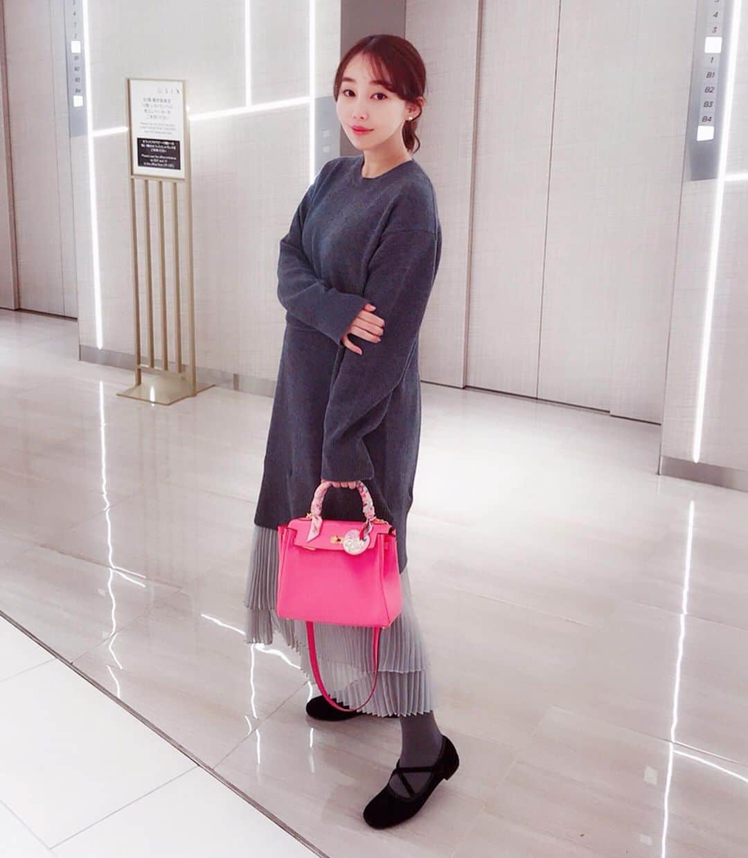 田中麻衣さんのインスタグラム写真 - (田中麻衣Instagram)「色違いで買ったゆったりワンピース👗ブランドはタグ付けしています。 #マタニティコーデ」11月17日 19時57分 - maitanaka1217