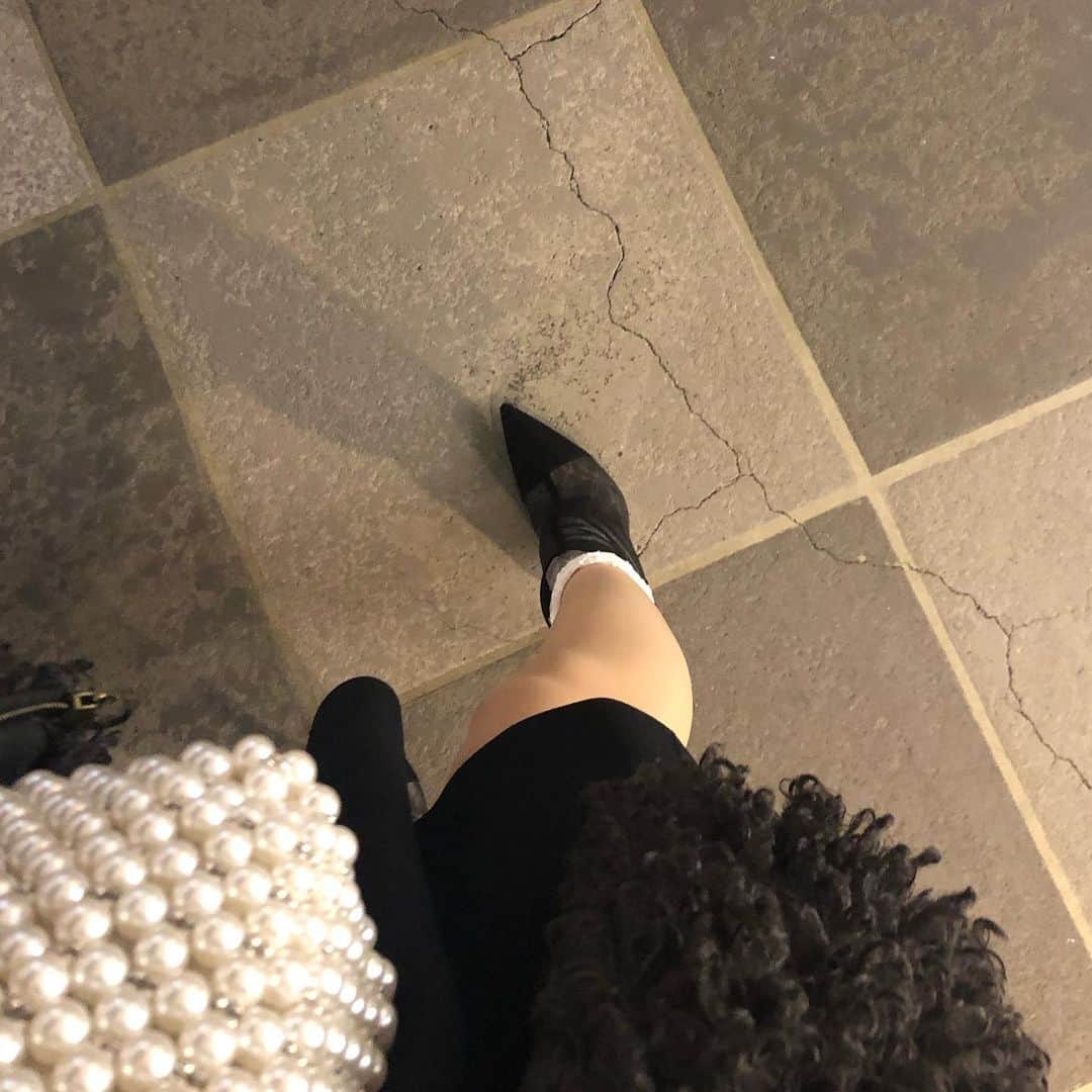 野島樺乃のインスタグラム：「👸🏻👸🏻👸🏻 . 滅多に履かないピンヒール. . .」
