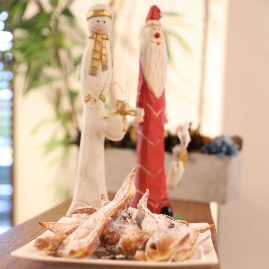 のインスタグラム：「🎄﻿ ﻿ ﻿ ルーシーさんの、 キッチンからBonjour! ﻿ ﻿ ～クリスマスに家族で楽しむオレイエット～」