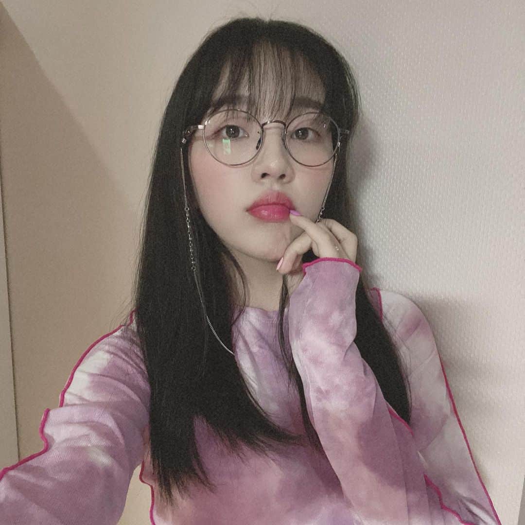 ペク・アヨンのインスタグラム：「내가 좋아하는 색💜」