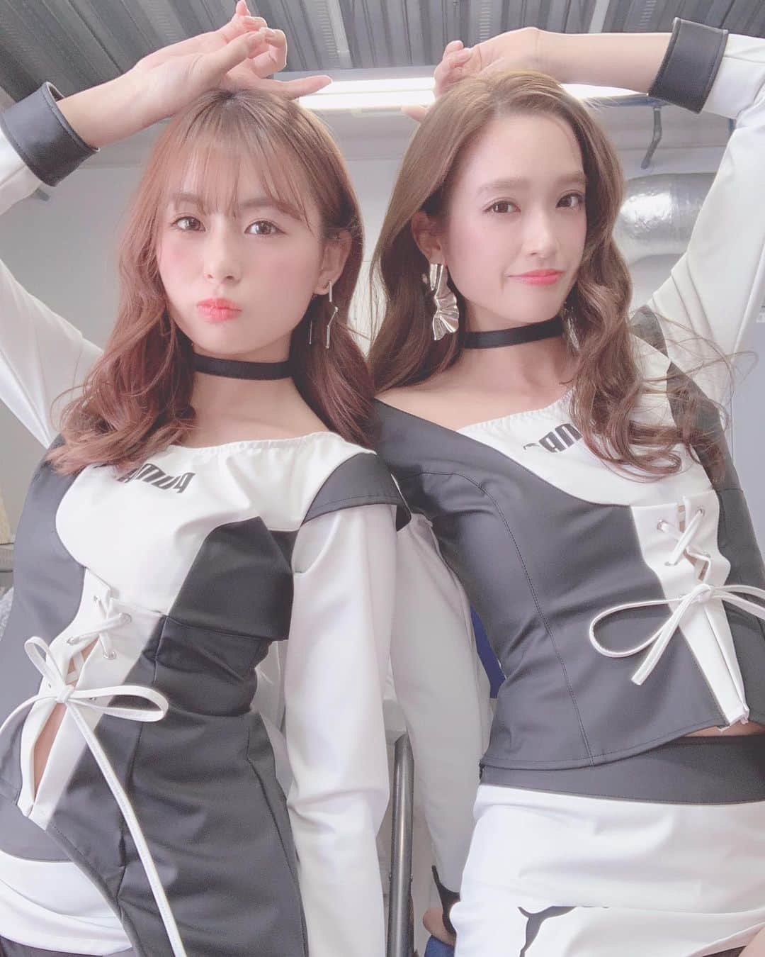 のインスタグラム：「プーマサーキットクィーン✨💞 あさみんと一緒にキメキメで写真撮ってみた☺️👍 @b_b_j.j  #レースクイーン #アイドル #サーキット #プーマ #ビジョビ #rq #idol #puma #lady #love #l4l #l4likeforlikesback」