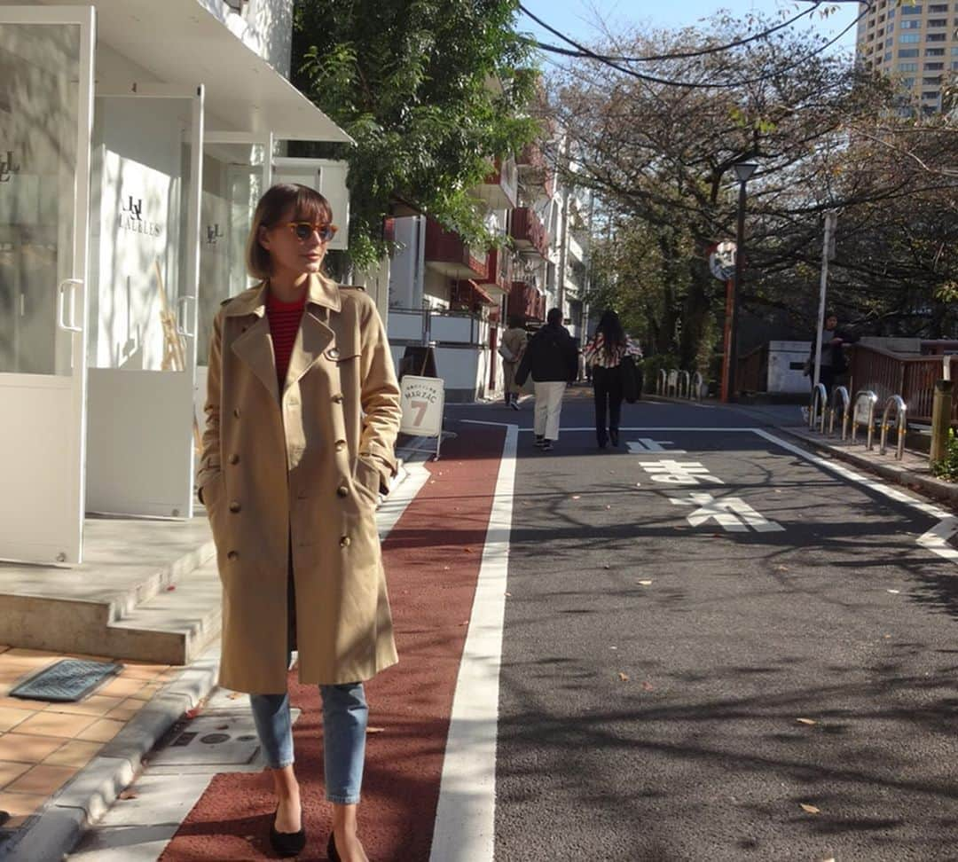 ケリーアンさんのインスタグラム写真 - (ケリーアンInstagram)「秋晴れ : A clear autumnal weather.  I'm living for these sunny days during autumn, my favorite season for fashion. Feeling happy and warm inside wearing my @apc_paris coat and @shadycharactereyewear.official sunglasses.」11月17日 21時01分 - kellysoooreal