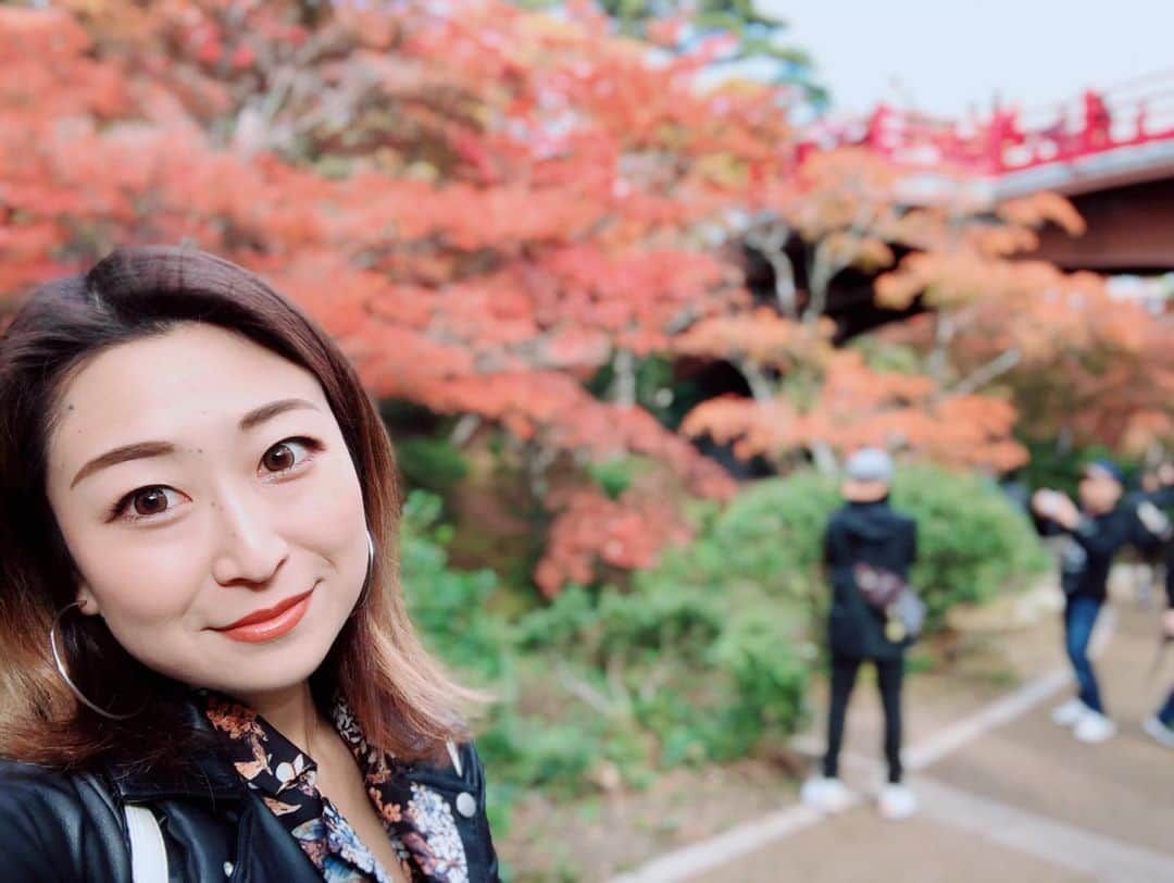 本間紗理奈さんのインスタグラム写真 - (本間紗理奈Instagram)「この前行った弥彦公園もみじ谷🍁すごく綺麗でベストな日に行けた良かった😊✨私の地元弥彦にたくさんの観光客！もちろん弥彦神社に友人のお店も行ってきたよ🥰💋 #弥彦村 #弥彦 #弥彦公園 #弥彦公園もみじ谷 #弥彦神社 #西澤商店 #成沢商店 #本間紗理奈」11月17日 20時58分 - sarinaaaaa_h