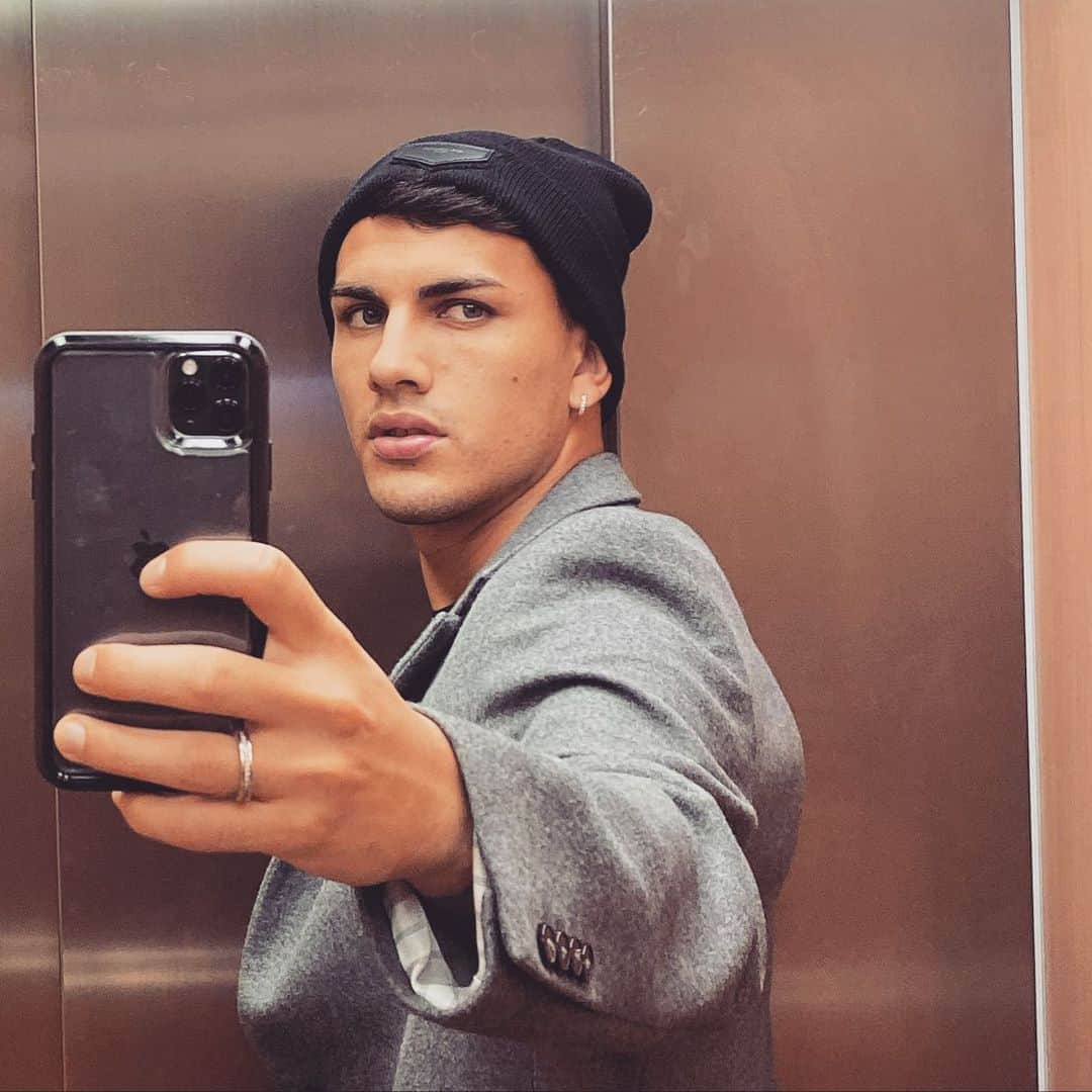 レアンドロ・ダニエル・パレデスのインスタグラム：「🤪🤳🏽」