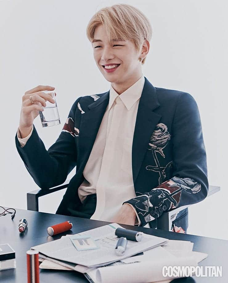 Just a girlさんのインスタグラム写真 - (Just a girlInstagram)「Kang Daniel ❤ For Cosmopolitan Korea Magazine October Issue (Givenchy Beauty Photo) . . . . #다니엘 #Daniel #강다니엘 #KangDaniel#asianboy #맞팔 #셀스타그램 #셀카 #얼스타그램 #데일리 #선팔 #인스타그램 #koreanboy #l4l #f4f  #like4like  #おしゃれ #オシャレ #いいね返し #フォロー #韓国人 #韓国 #セルカ #自撮り #ファッ」10月25日 4時54分 - cecithegirl