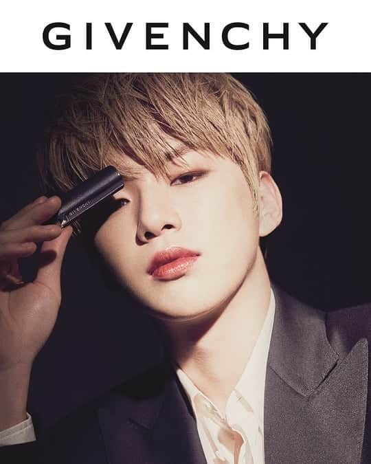 Just a girlさんのインスタグラム写真 - (Just a girlInstagram)「Kang Daniel ❤ For Cosmopolitan Korea Magazine October Issue (Givenchy Beauty Photo) . . . . #다니엘 #Daniel #강다니엘 #KangDaniel#asianboy #맞팔 #셀스타그램 #셀카 #얼스타그램 #데일리 #선팔 #인스타그램 #koreanboy #l4l #f4f  #like4like  #おしゃれ #オシャレ #いいね返し #フォロー #韓国人 #韓国 #セルカ #自撮り #ファッ」10月25日 4時57分 - cecithegirl