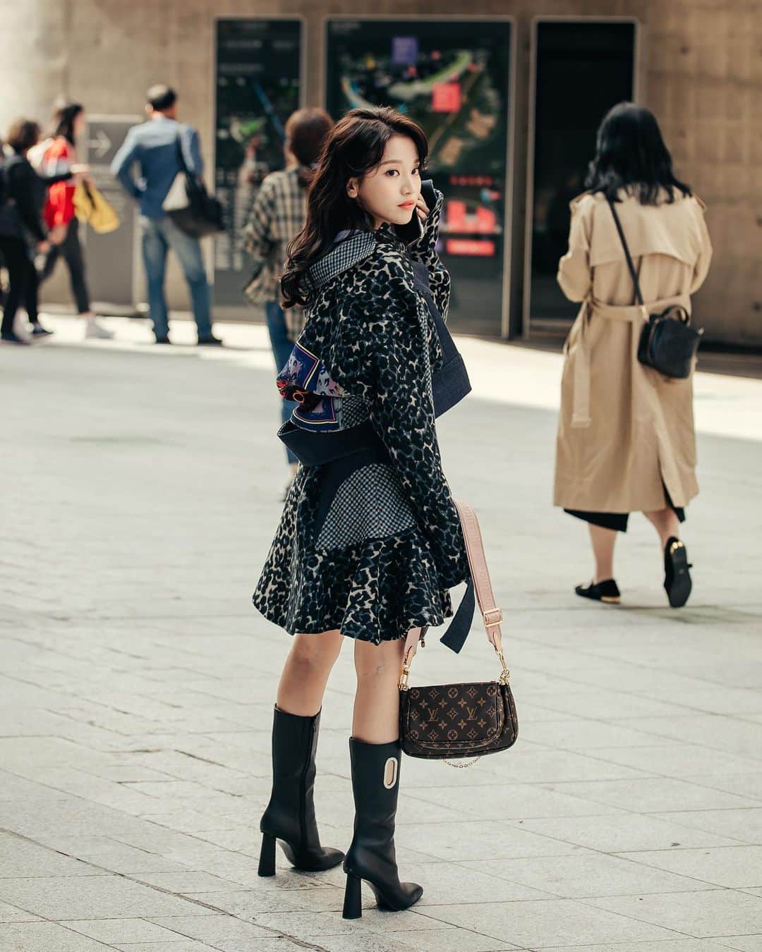 가로수길 , Seoulのインスタグラム：「SFW Street Fashion Style Thx @snowbabyq 🔥🔥 대만 연예인이라는거 같은데 넘 귀엽」