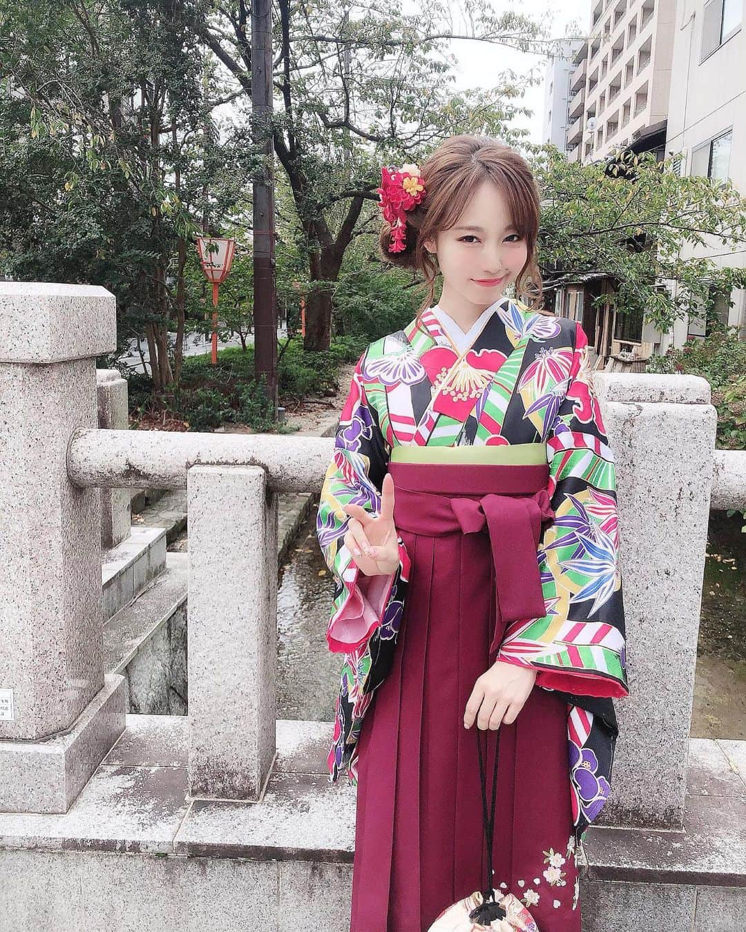 白岩まちこさんのインスタグラム写真 - (白岩まちこInstagram)「≫≫👘... 𝐡𝐚𝐤𝐚𝐦𝐚 ㅤㅤㅤㅤㅤㅤㅤㅤㅤㅤㅤㅤㅤ ㅤㅤㅤㅤㅤㅤㅤㅤㅤㅤㅤㅤㅤ もうすぐ、卒業式やら成人式やらで 袴とか振袖を探してる子多いよね😌✨ ㅤㅤㅤㅤㅤㅤㅤㅤㅤㅤㅤㅤㅤ ㅤㅤㅤㅤㅤㅤㅤㅤㅤㅤㅤㅤㅤ ㅤㅤㅤㅤㅤㅤㅤㅤㅤㅤㅤㅤㅤ 夏までは浴衣の撮影だったけど、 最近は袴とか着物の撮影をしてるよ👘📸ㅤㅤㅤㅤㅤㅤㅤㅤㅤㅤㅤㅤㅤ  ㅤ 紅葉の季節になったら、着物を着て 京都の街を練り歩きたいな😌✨ㅤㅤㅤㅤㅤㅤㅤㅤㅤㅤㅤㅤ ㅤㅤㅤㅤㅤㅤㅤㅤㅤㅤㅤㅤㅤ ㅤㅤㅤㅤㅤㅤㅤㅤㅤㅤㅤㅤㅤ ㅤㅤㅤㅤㅤㅤㅤㅤㅤㅤㅤㅤㅤ さぁ、今日は今から眉カラーします🤨‼️ ㅤㅤㅤㅤㅤㅤㅤㅤㅤㅤㅤㅤㅤ ㅤㅤㅤㅤㅤㅤㅤㅤㅤㅤㅤㅤㅤ ㅤㅤㅤㅤㅤㅤㅤㅤㅤㅤㅤㅤㅤ 最近眉カラーサボってたから メイクしにくかったん🙃🙃🙃🌀ㅤㅤㅤㅤㅤㅤㅤㅤㅤㅤㅤㅤㅤ ㅤㅤㅤㅤㅤㅤㅤㅤㅤㅤㅤㅤㅤ ㅤㅤㅤㅤㅤㅤㅤㅤㅤㅤㅤㅤㅤ ㅤㅤㅤㅤㅤㅤㅤㅤㅤㅤㅤㅤㅤ  #浴衣#着物#👘#浴衣アレンジ#裸眼メイク #白岩まちこ#撮影#袴#japanesegirl#japan#kyoto#京都旅行#trip#kyototrip#ビジョビ#タビジョ #和装#和装ヘア#くるりんぱ#簡単アレンジ#京都#yukata#卒業式#成人式#振袖レンタル #着物アレンジ#着物ヘア#和装アレンジ#袴レンタル#振袖」10月24日 21時04分 - machichas