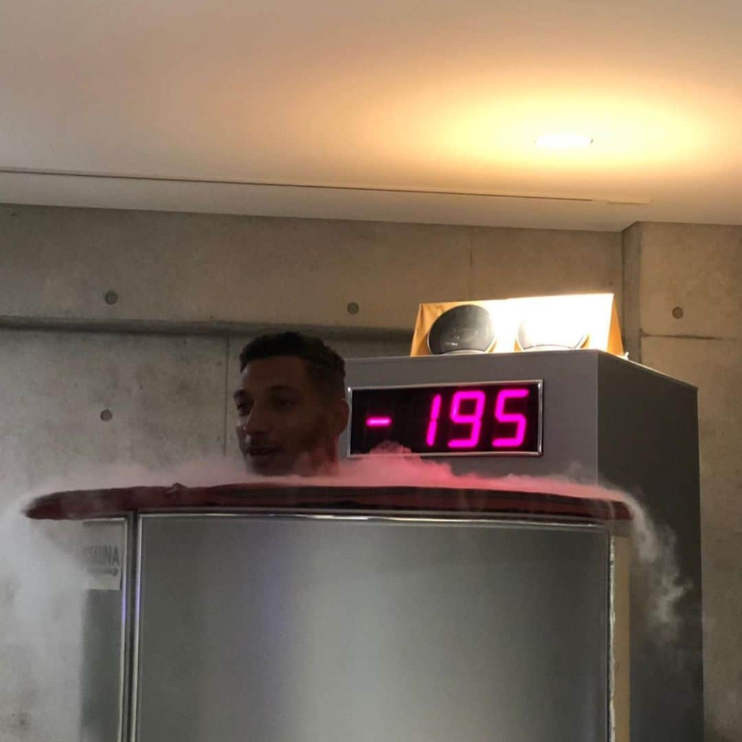 ジェイ・ボスロイドさんのインスタグラム写真 - (ジェイ・ボスロイドInstagram)「Thank you @cryosaunajapan for helping me recover and get ready for my game Saturday, the treatment is amazing, it’s the present and the future! #cryotherapy」10月24日 21時05分 - jaybothroyd