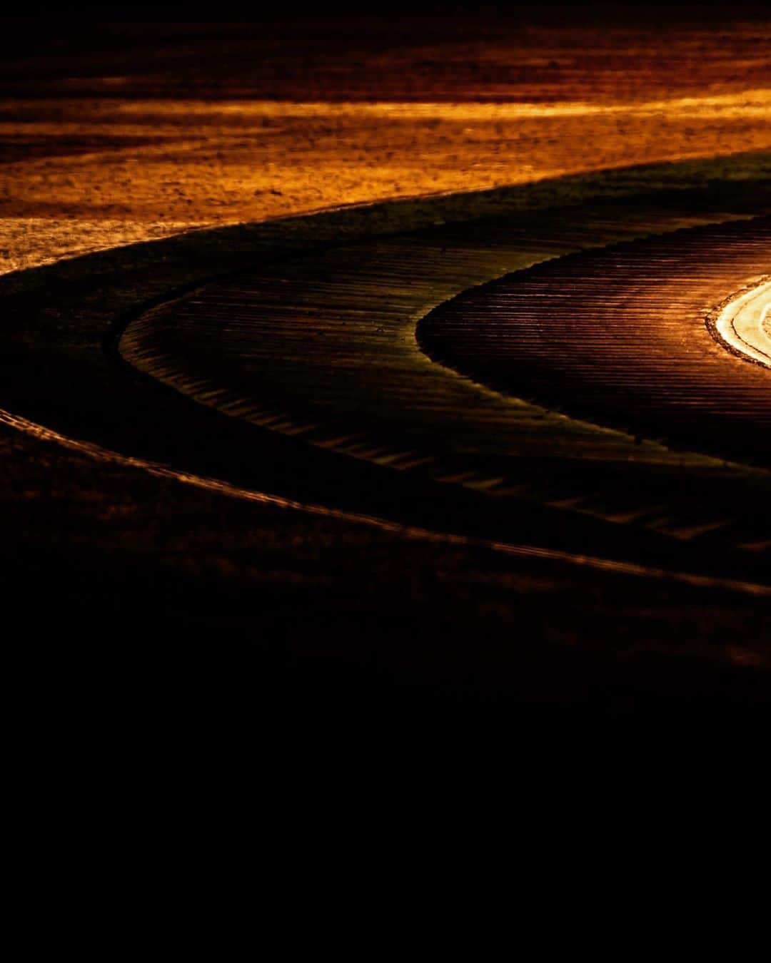 のインスタグラム：「Photo @shotamuraphotographer . "Lina" . . . #japanesegp#formulaone#f1car#f1#formula1#formula#motorsport#fia#suzuka#鈴鹿サーキット#フォーミュラ#f1日本グランプリ#f1日本グランプリ2019 #motorsportphotography#motorsports#canon#photography#shoshootshow#ferrari#scuderia#scuderiaferrari#scuderiaferrarif1#sebastianvettel#sebastianvettel5#vettel#seb5#セバスチャンべッテル#フェラーリ#フェラーリF1#日本レース写真家協会 . F1 Japanese GP 2019.」