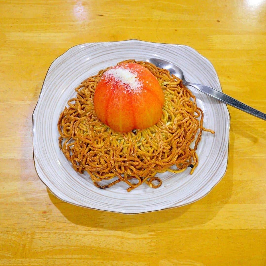 KitchHikeのインスタグラム：「「エビとトマトの堅焼きそば」は衝撃のビジュアル！中国・湖州料理を日本で唯一味わえるお店「中華料理 帆」から @oronn24さんの投稿をご紹介します✨ * 中華料理 帆さんにて、エビとトマトの両面かた焼きソバを頂きます(*´꒳`*)☆☆﻿ ﻿ 見た目のインパクトはなかなか♡﻿ そしてボリュームもあります。﻿ ﻿ 美味しかったです。﻿ ごちそうさまでしたー。﻿ ﻿ ﻿ #おひるごはん #お昼ご飯 #お昼ごはん #お昼 #昼食 #昼休み #ランチ #東京ランチ #馬喰町 #馬喰町ランチ #中華料理 #中華 #焼きそば #焼きソバ #帆 #中華料理帆 #エビとトマトの両面かた焼きソバ #やきそば * @oronn24さんのおいしそうな写真は #中華料理帆 のみなさんも喜んでくれそうですね😊 🍴グルメアプリのキッチハイク🍴 キッチハイクは、食べるのが好き！な人たちでお店に集まり、ごはんを楽しむサービスです。 プロフィールからダウンロードできます✨ いまキッチハイクを使うと初回利用料500円が無料です！  キッチハイクでお店に行ったら、おいしそうな写真と感想を #キッチハイク をつけて投稿してくださいね。キッチハイク公式アカウント（@kitchhike）でリグラムさせていただくことがあります😋  #おいしい #グルメ #グルメ巡り #インスタグルメ #絶品 #絶品グルメ #グルメ好きな人と繋がりたい #食べるの好きな人と繋がりたい #kitchhike #キッチハイク」
