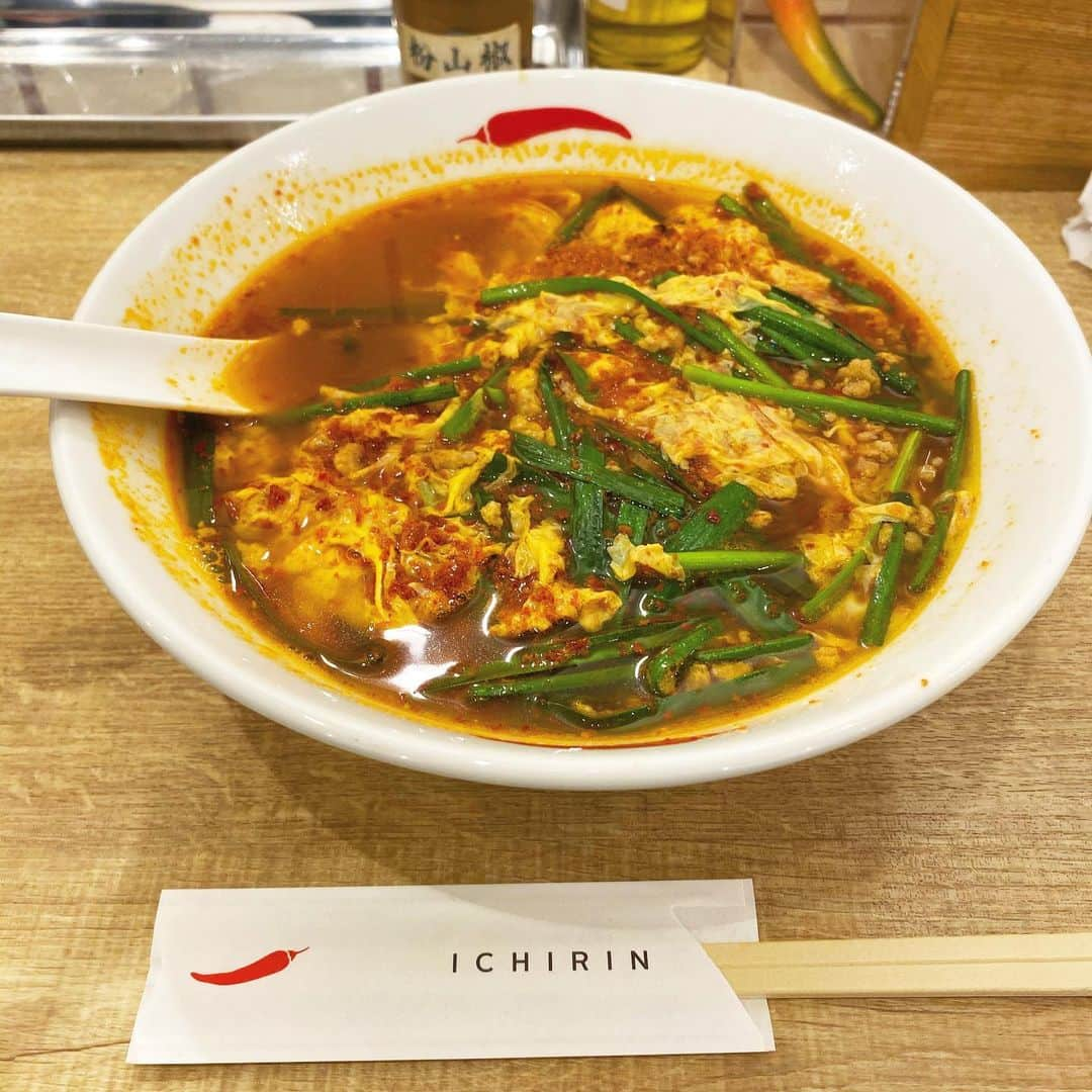 中倉隆道さんのインスタグラム写真 - (中倉隆道Instagram)「. 久しぶりの辛麺🍜🌶 . ヒンヤリしてきたから辛くて温かいもの食べたくなって . . 目黒の辛麺一輪♬ ウマウマ😋👍 . でも桝元がやっぱ一番ウマイかなー . #辛麺 #辛麺屋一輪 #辛麺大好き #辛いもの好き #柿ピー研究家 #アニメ研究家 #フリーアナウンサー #中倉隆道」10月24日 21時34分 - ryudo.tokyo